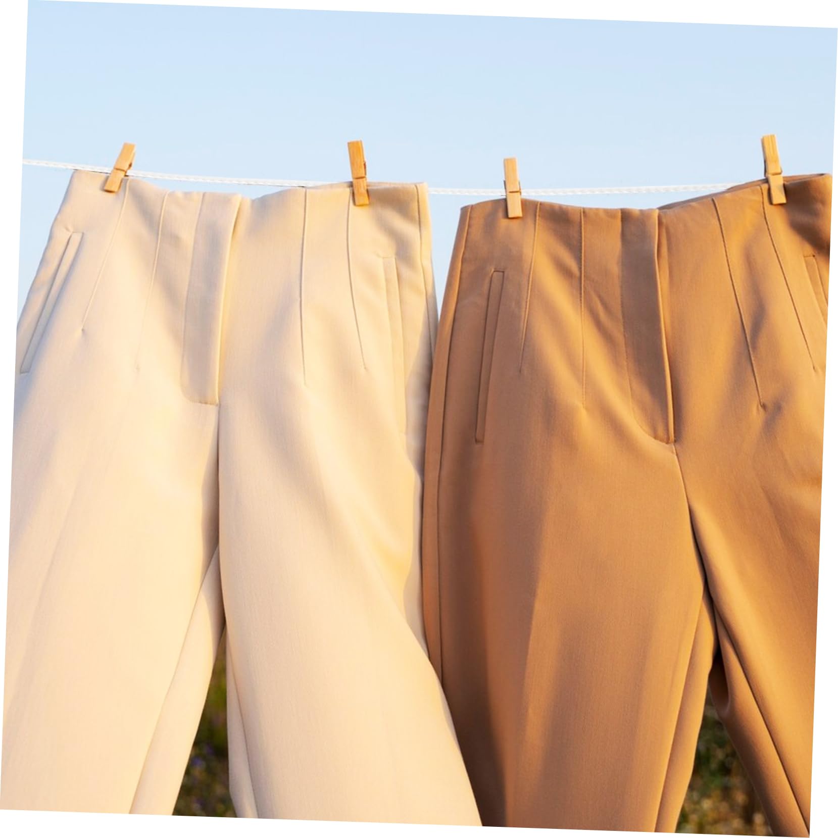 Levemolo White Braided Polyvinyl Clothesline with Suction Cups, 4.72 Inches Length, Ideal for Balconies and Travel