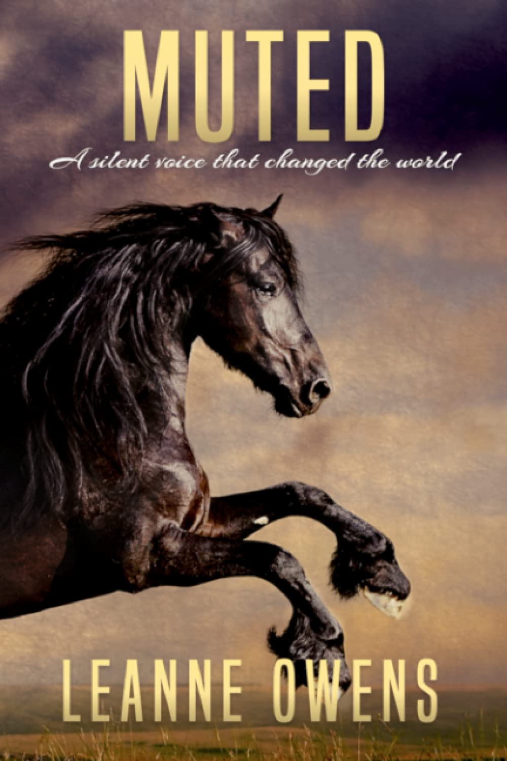 Muted (The Dimity Horse Mysteries)