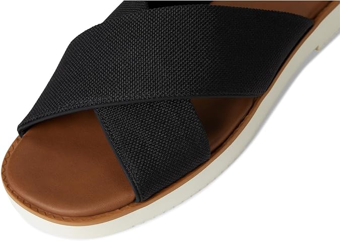 TOMS Mae Crossover