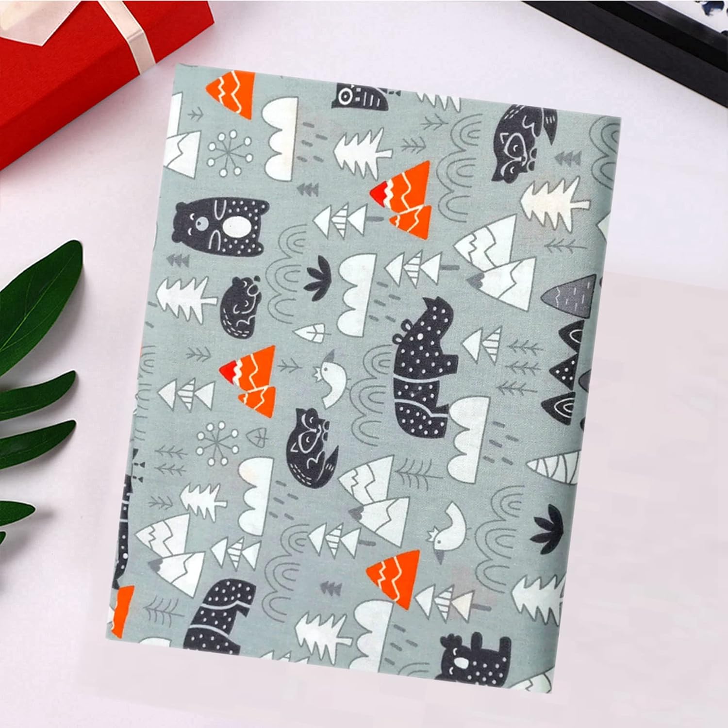 Animal 2 8pcs Precut Fat Quarters Cotton Fabric Bundles - Animal Theme - DIY Crafting Series - 100% Cotton - Eco-Friendly - 18x22 Inches Each