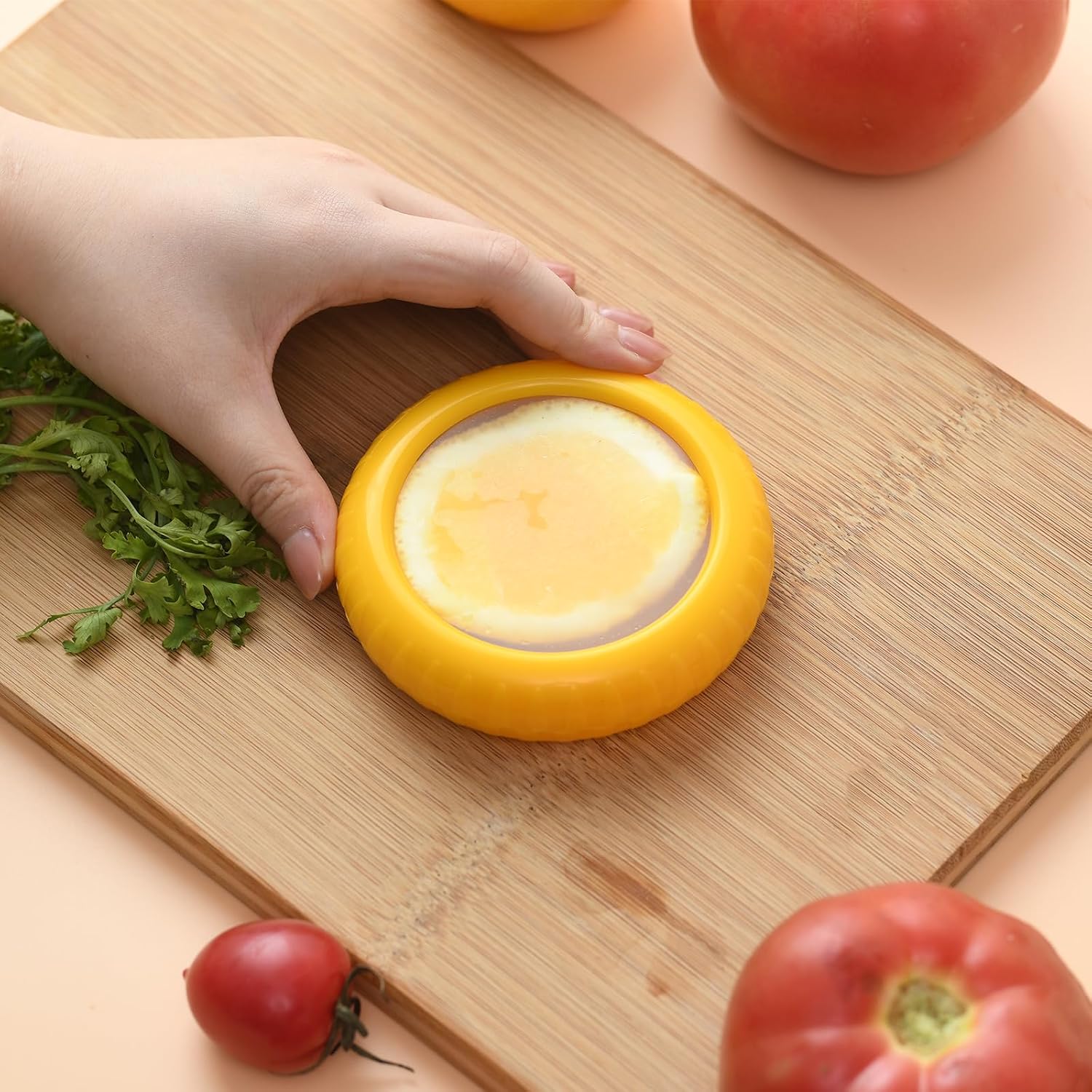 Onion Container For Refrigerator, Avocado Saver – Keep Fruits & Vegetables Fresh Longer，Perfect For Onions, Garlic, Avocados, And More. Airtight Design For Fridge Organization.