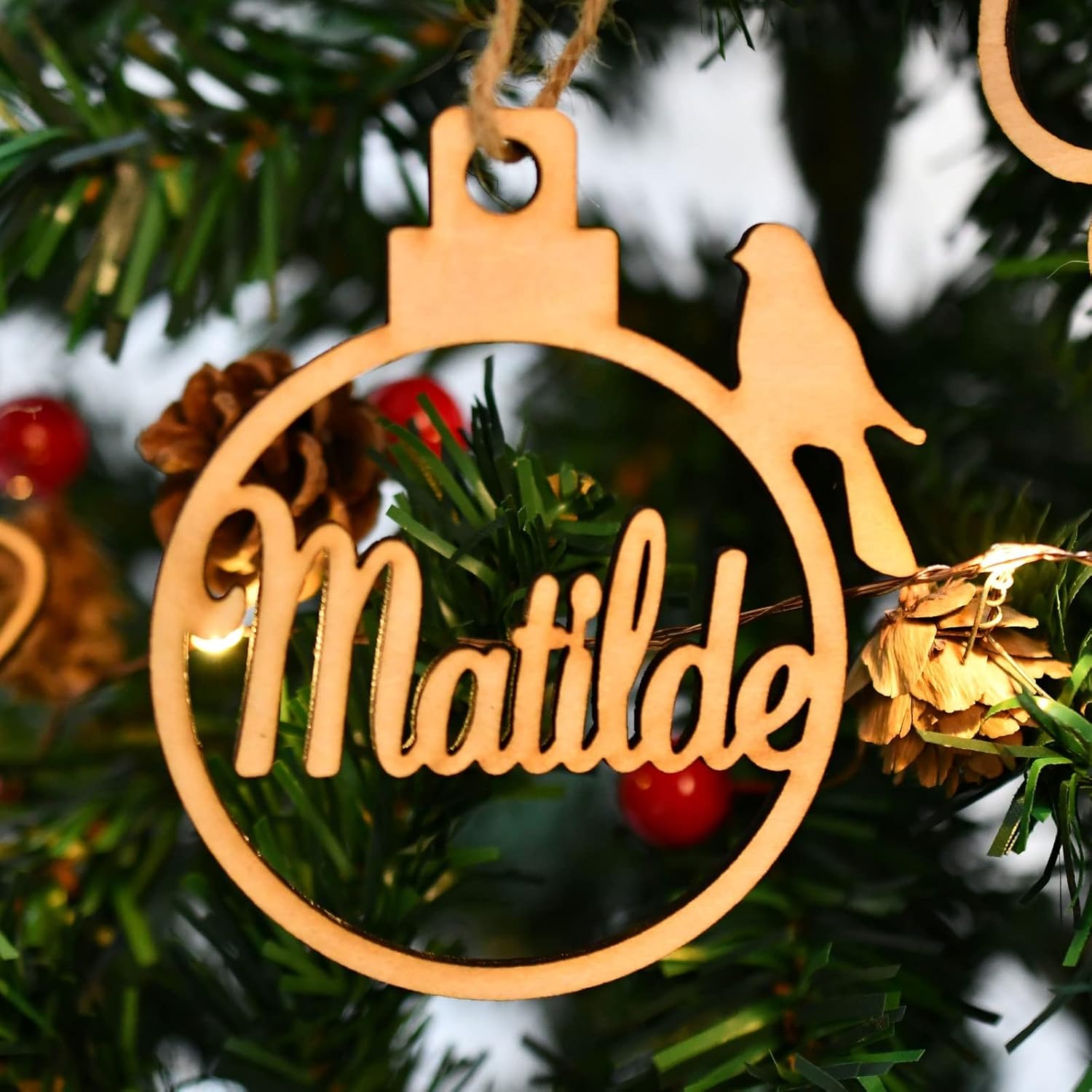 HWLY Custom Wooden Cutout Name Custom Christmas Wooden Ornaments Personalized Wooden Name Wooden Christmas Ornaments Xmas Tree Hanging Tags Pendant Embellishments Crafts Decor (O,1 pcs)