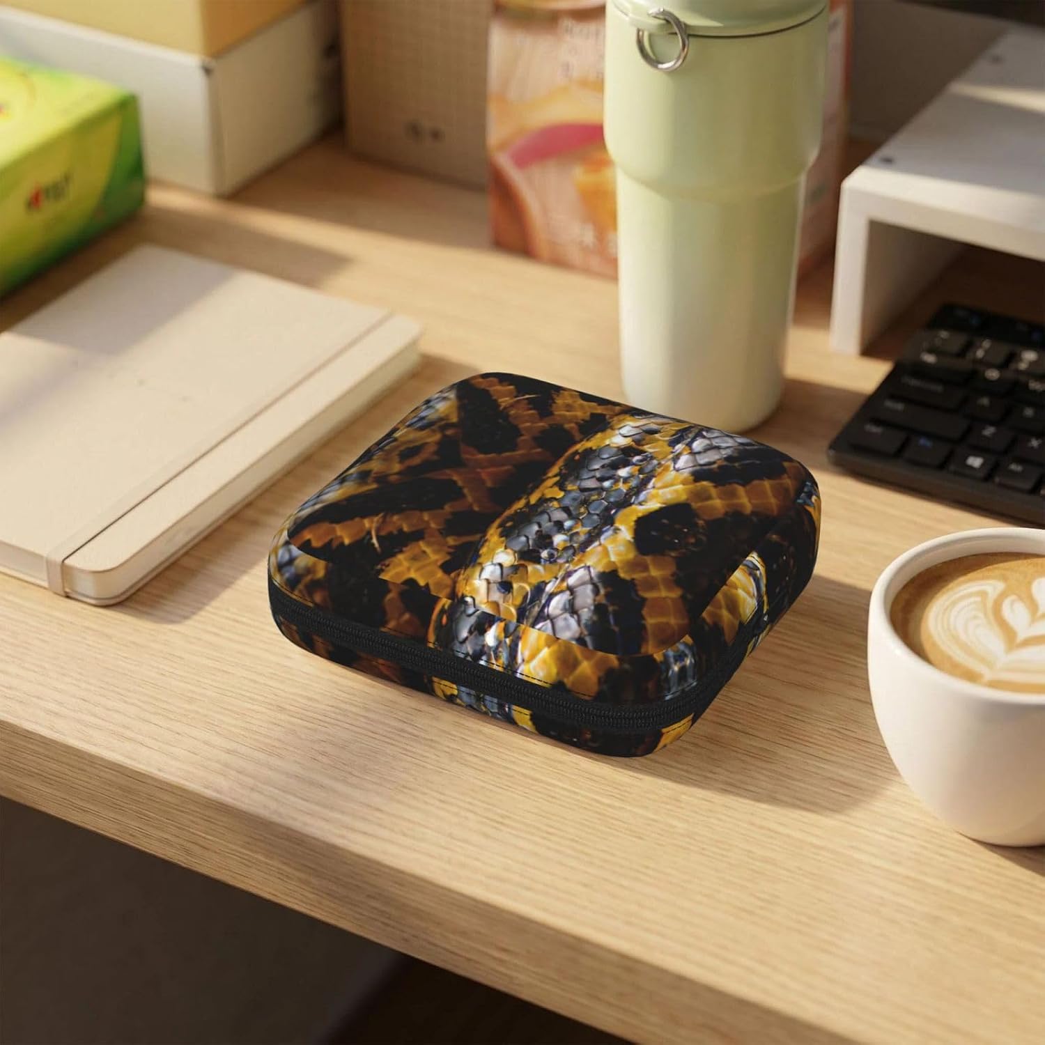 Yellow Snake Print Women Period Bag Sanitary Pouch Portable Pad Pouch Tampon Holder Small Zipper Pouch Storage Bag