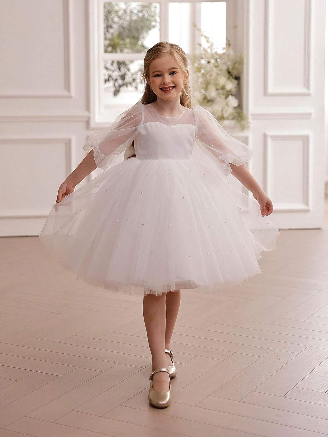 Tulle Flower Girls Dress with Pearls Bow Knot V-Back Contrast Mesh Puff Half Sleeves for Formal Wedding Party
