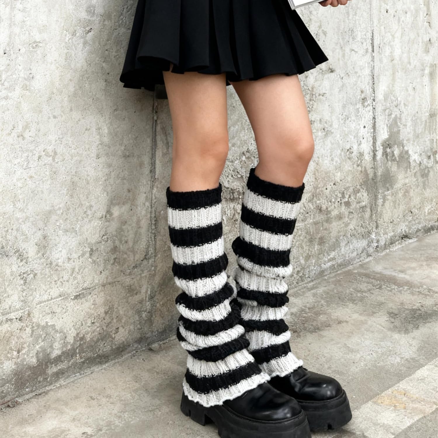 Leg Warmers for Women, Black and White Striped Flared Leg Warmer for Women Kawaii Harajuku Leg Warmers Knitted Legs Warmer Striped Knit Socks Over Knee Wide