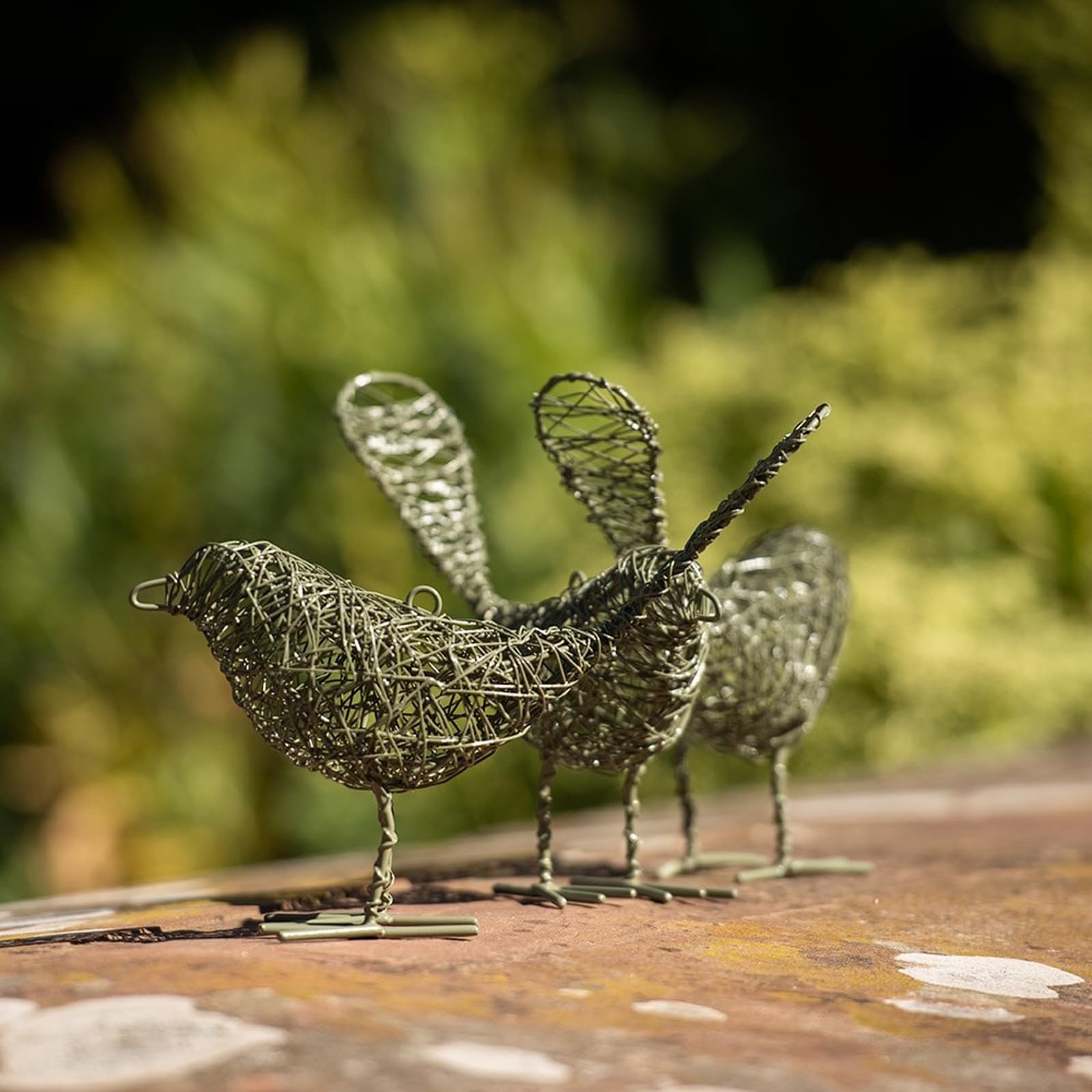 Crocus Collection 17cm Single Wire Bird Ornament for Garden Decoration Green Wrought Outdoor Bird