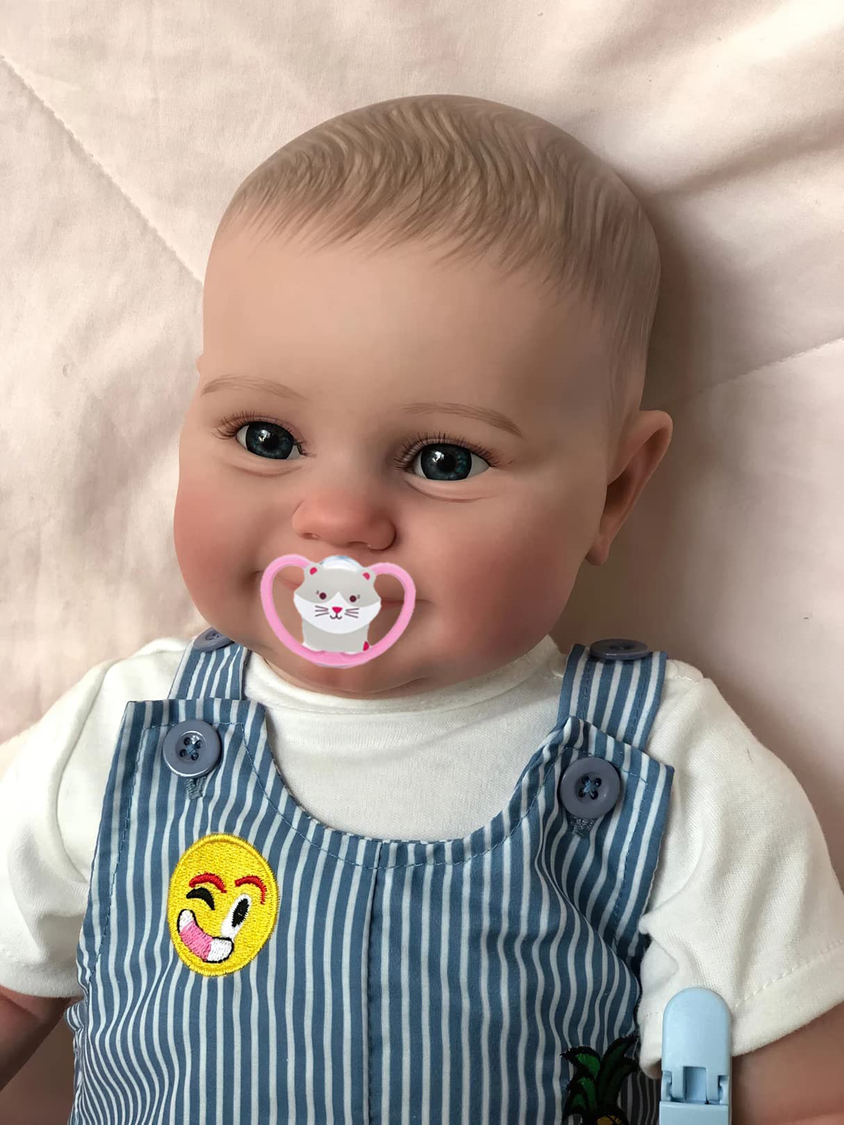 MineeQu 24 Zoll Wahres Leben Große Größe Süßes Lächeln Reborn Babypuppen mit magnetischem Schnuller Realistische Neugeborene Kleinkinder Puppen, die echt Aussehen und Sich echt anfühlen