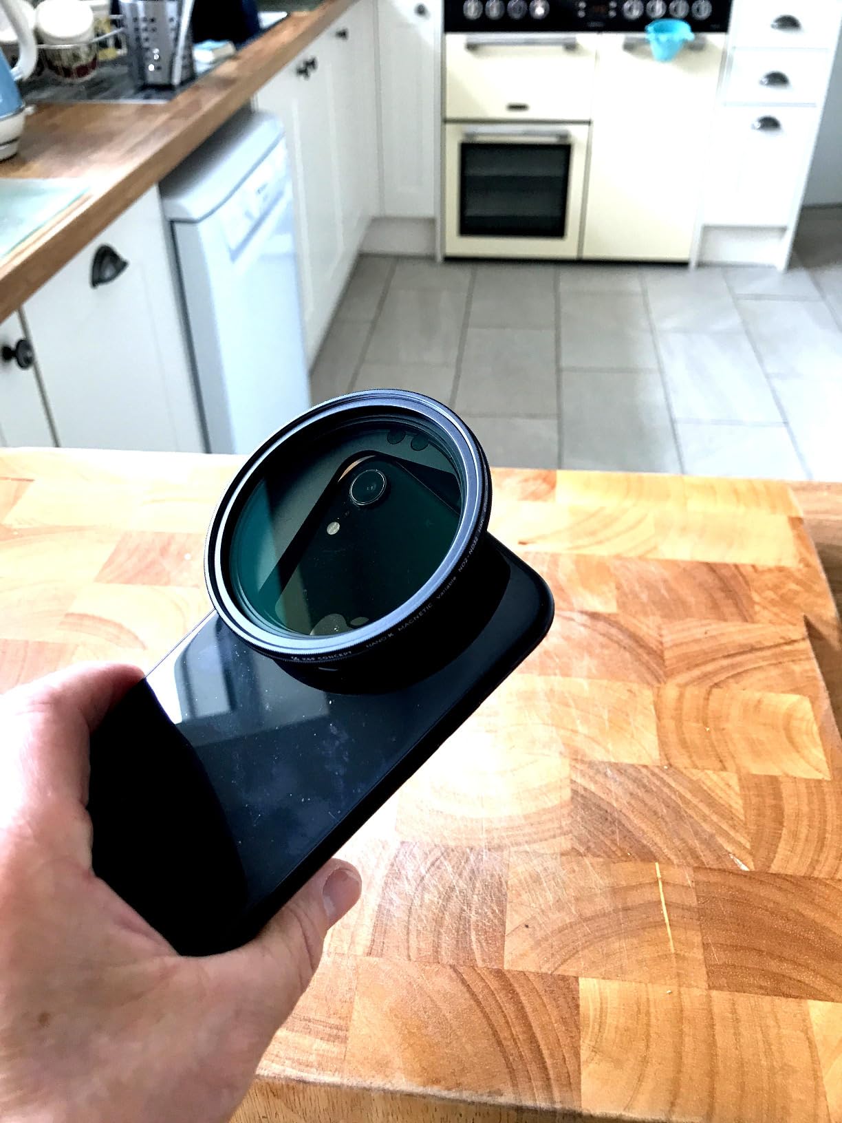 Zeer nuttig en effectief, maar wat omvangrijk wanneer gemonteerd op een iPhone