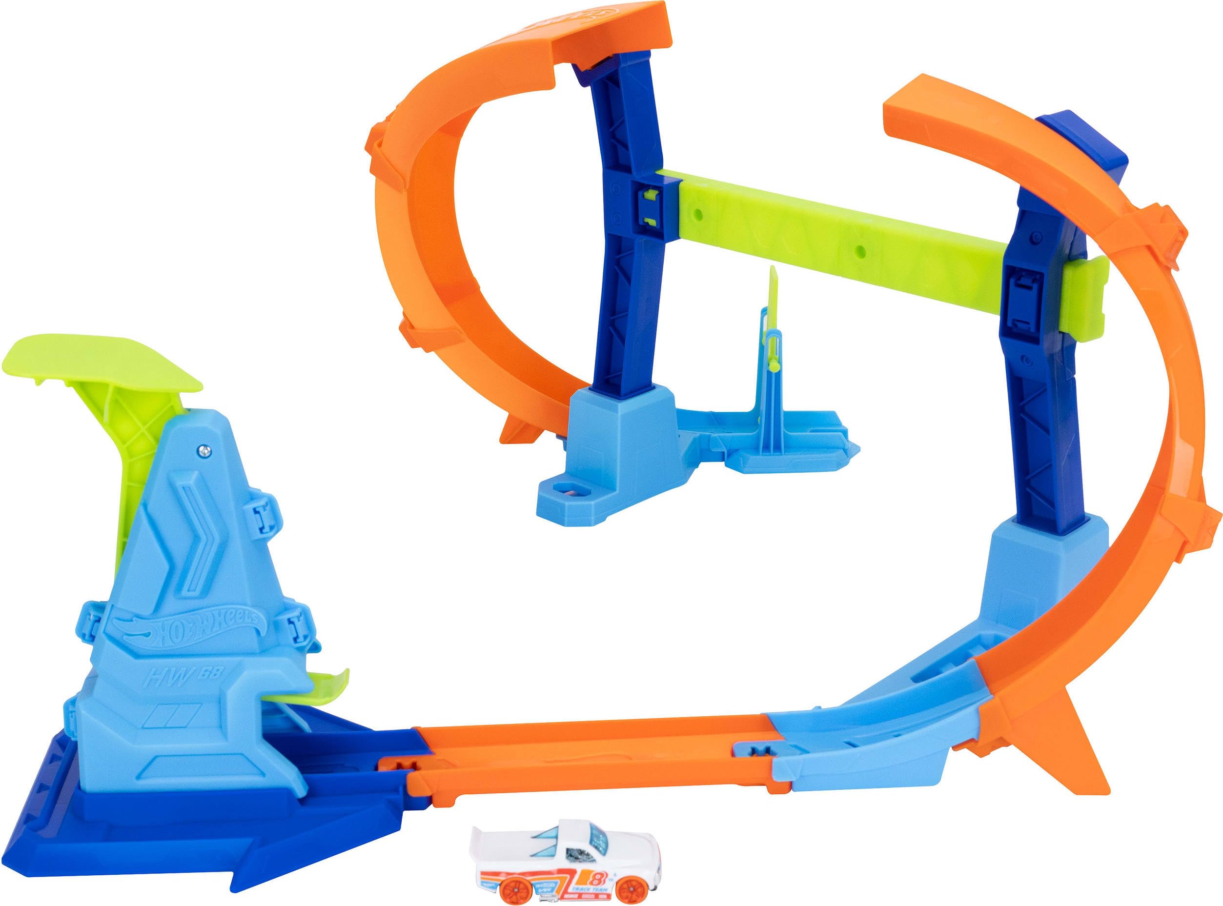 Hot Wheels Toy Car Track Set, Flip & Jump Through The Corkscrew Loop with a 1:64 Scale Toy Car, Speed Snap Track & Adapters, Compresses for Storage-picture-18