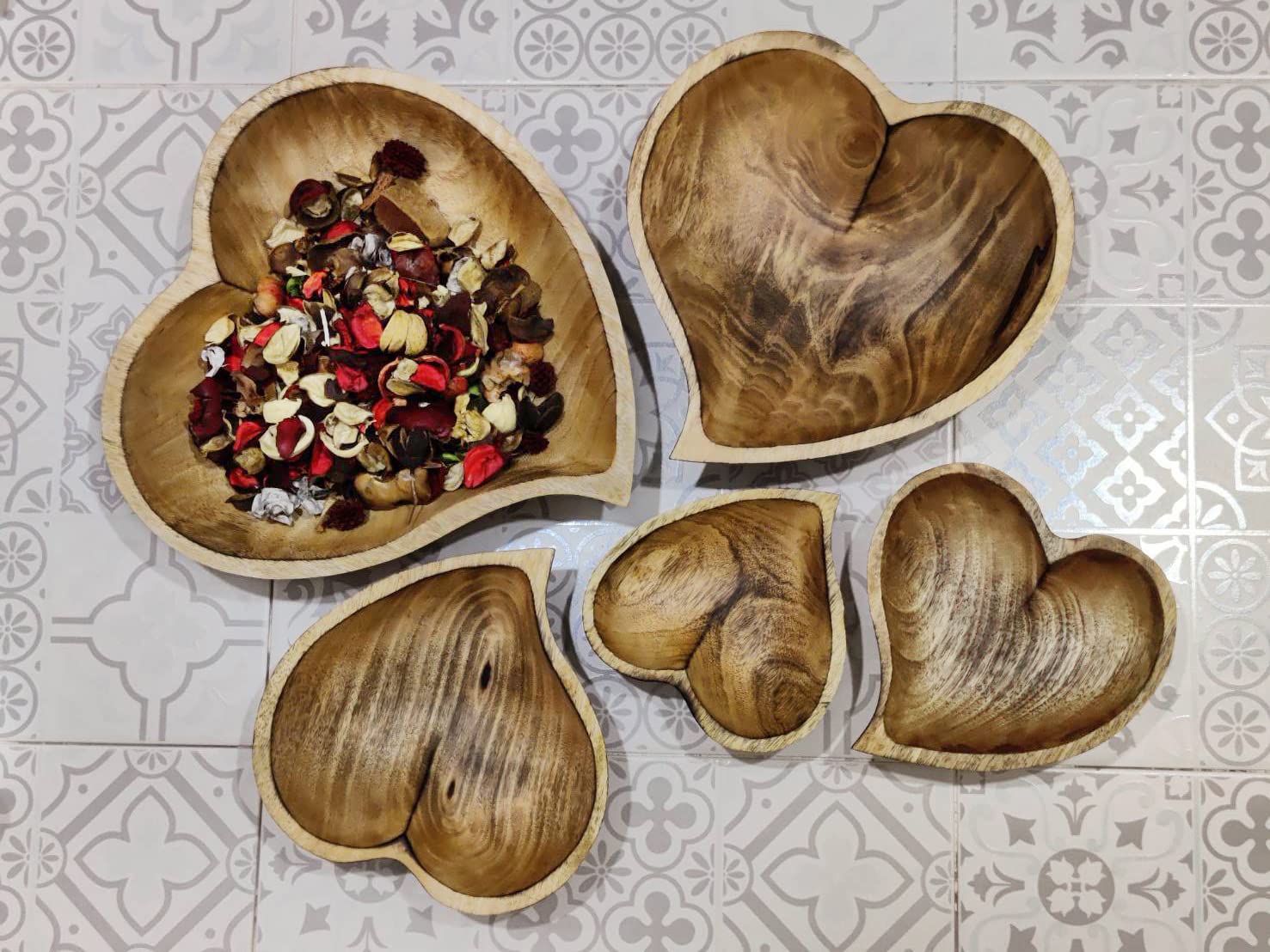 WitnyStore Cuenco con forma de corazón curvado de 12 pulgadas, cuenco funcional y coleccionable, cuenco de madera hecho a mano para servir caramelos, frutos secos, postres, frutas o decoración de