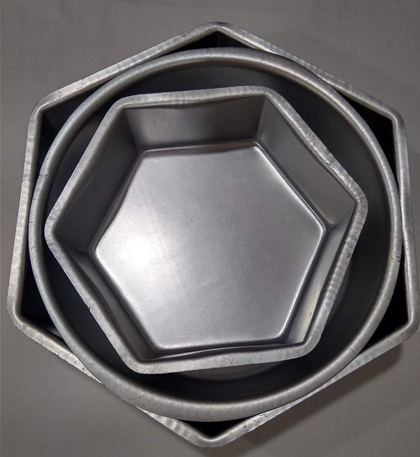 BAKERS PARDISEBakers Pardise ALHUTAIB Aluminium 2 Kg Hexagon; 1 Kg Round Cake Mould - Set of 3