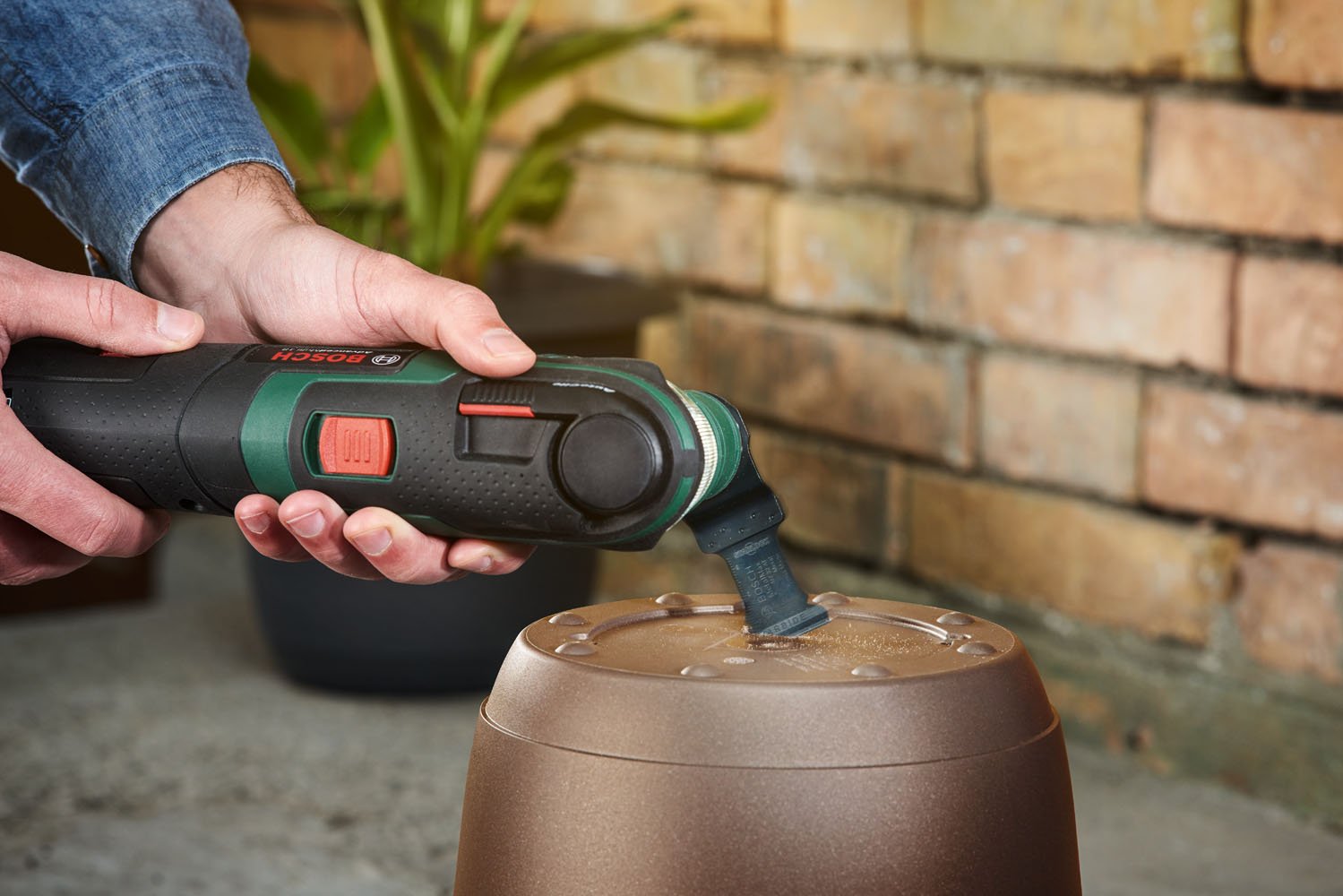 Bosch Lame plongeante carbure AIZ 32 APT Curved-Tec Starlock Noir