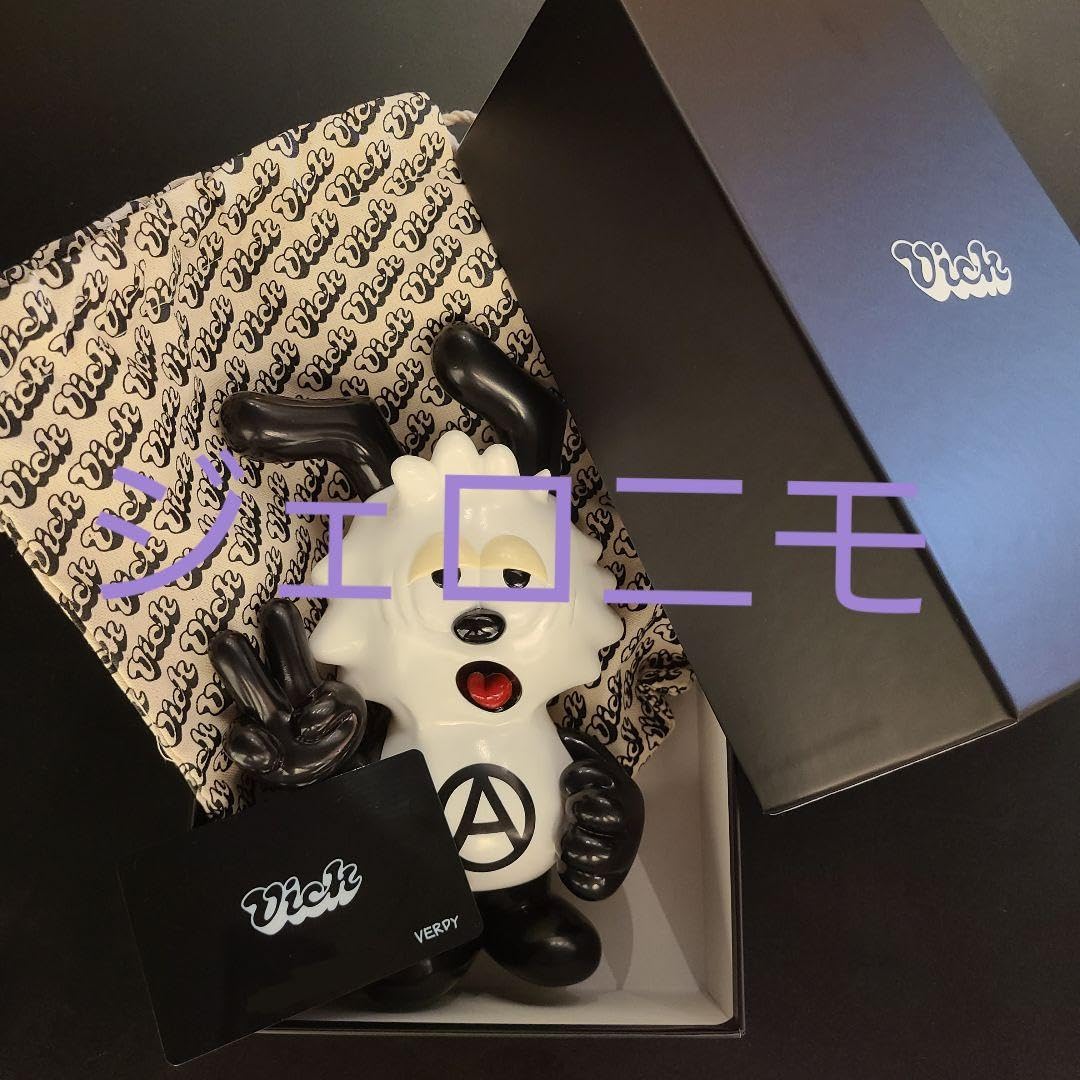 Amazon.co.jp: VICK secret base フィギュア figure VERDY : おもちゃ 