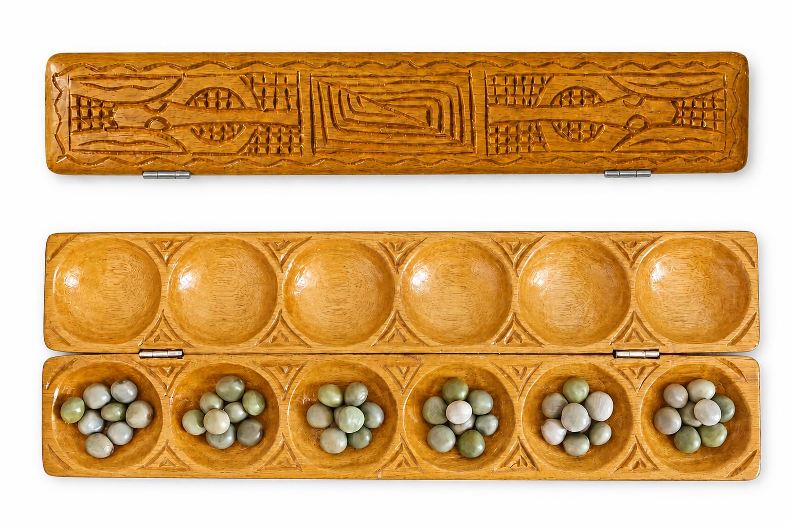 Awalé Artisanal à Trous Larges- Jeu de stratégie Authentique Africain - en Bois d'Iroko et aux graines Naturelles - 2 Joueurs de 15 à 99 Ans - 15 Min