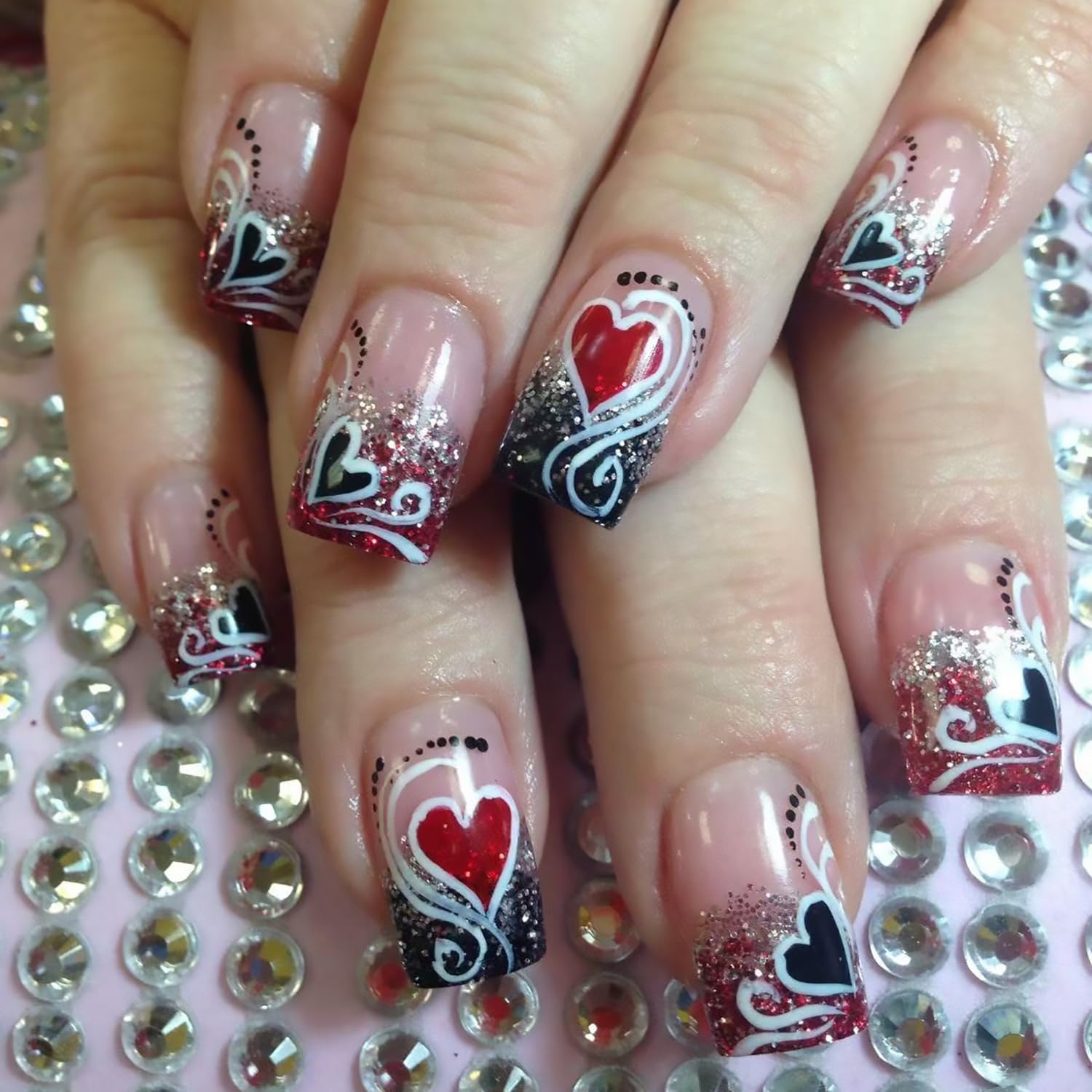 Valentines Press on Nails Short Square Fake Nails With Love Heart Designs Red Black Glitter French Tip False Nails Full Cover Stick on Nails Romantic