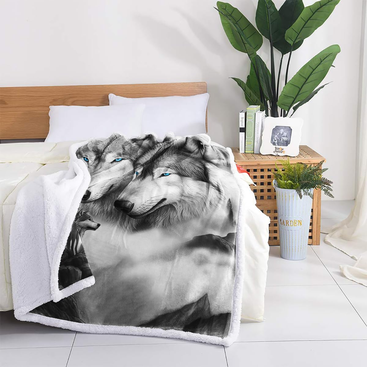 Fondream Wolf Blanket Winter Wolf Bed Blanket Fluffy Fleece Bed Throws Grey Theme Blanket for Sofa Couch(130x150cm) - Image 2