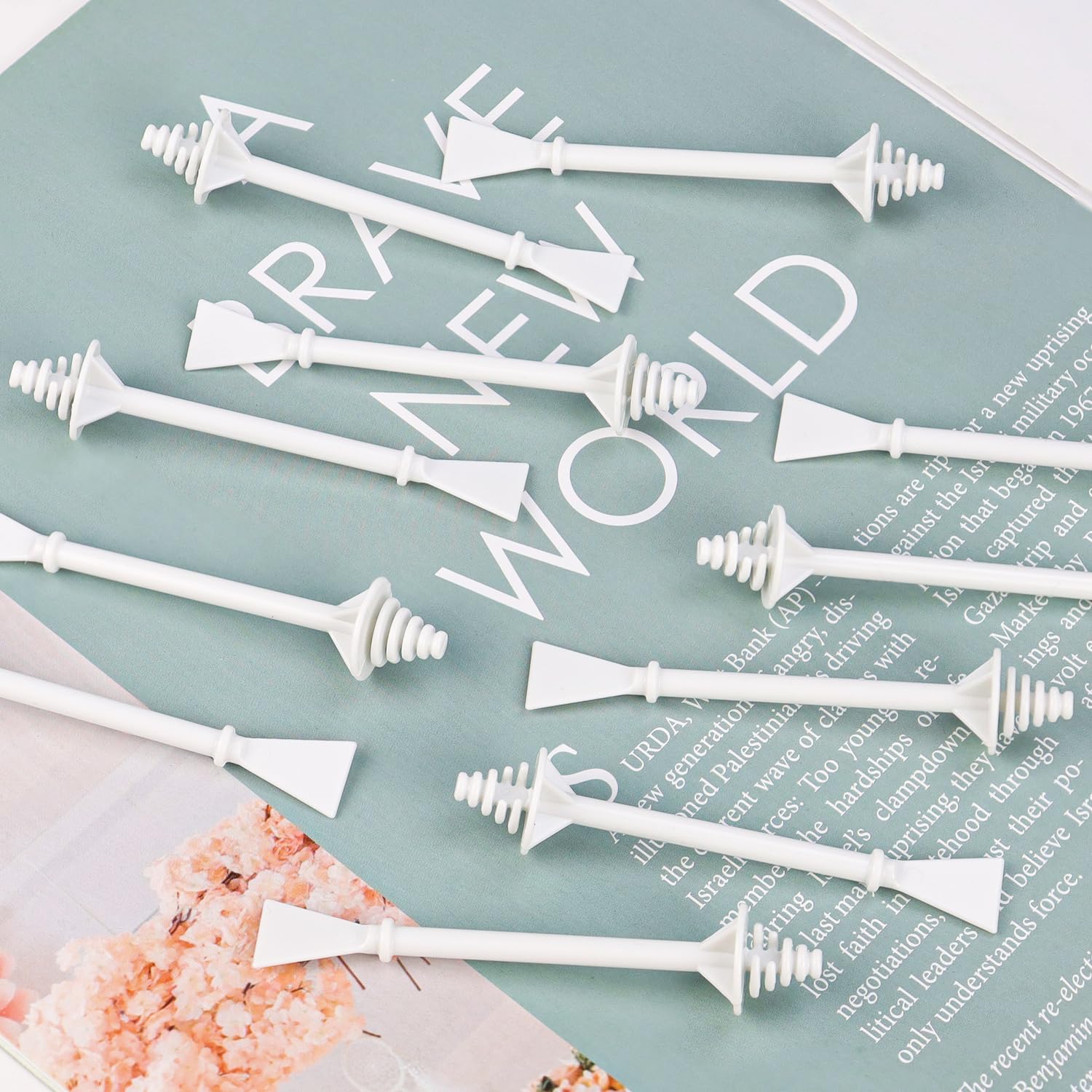 100 Pcs Nose Wax Sticks, Plastic Wax Applicator Sticks and Disposable Spatulas for Nostril Nasal Cleaning Ear Hair Removal