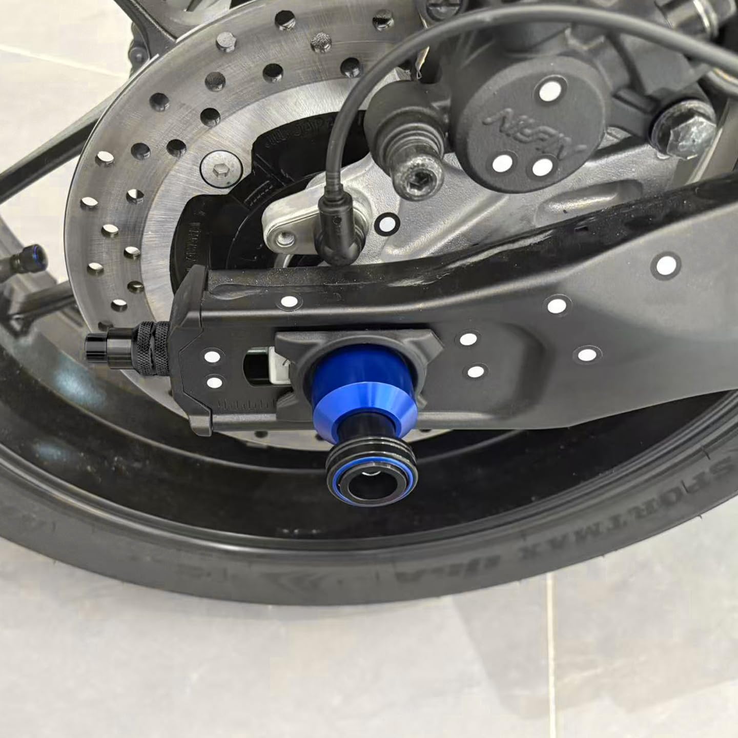 Per Yamaha MT07 MT 07 MT-07 FZ07 2014-2024 2025 2026 moto asse posteriore crash con braccio oscillante Spool Stand Slider (blu)