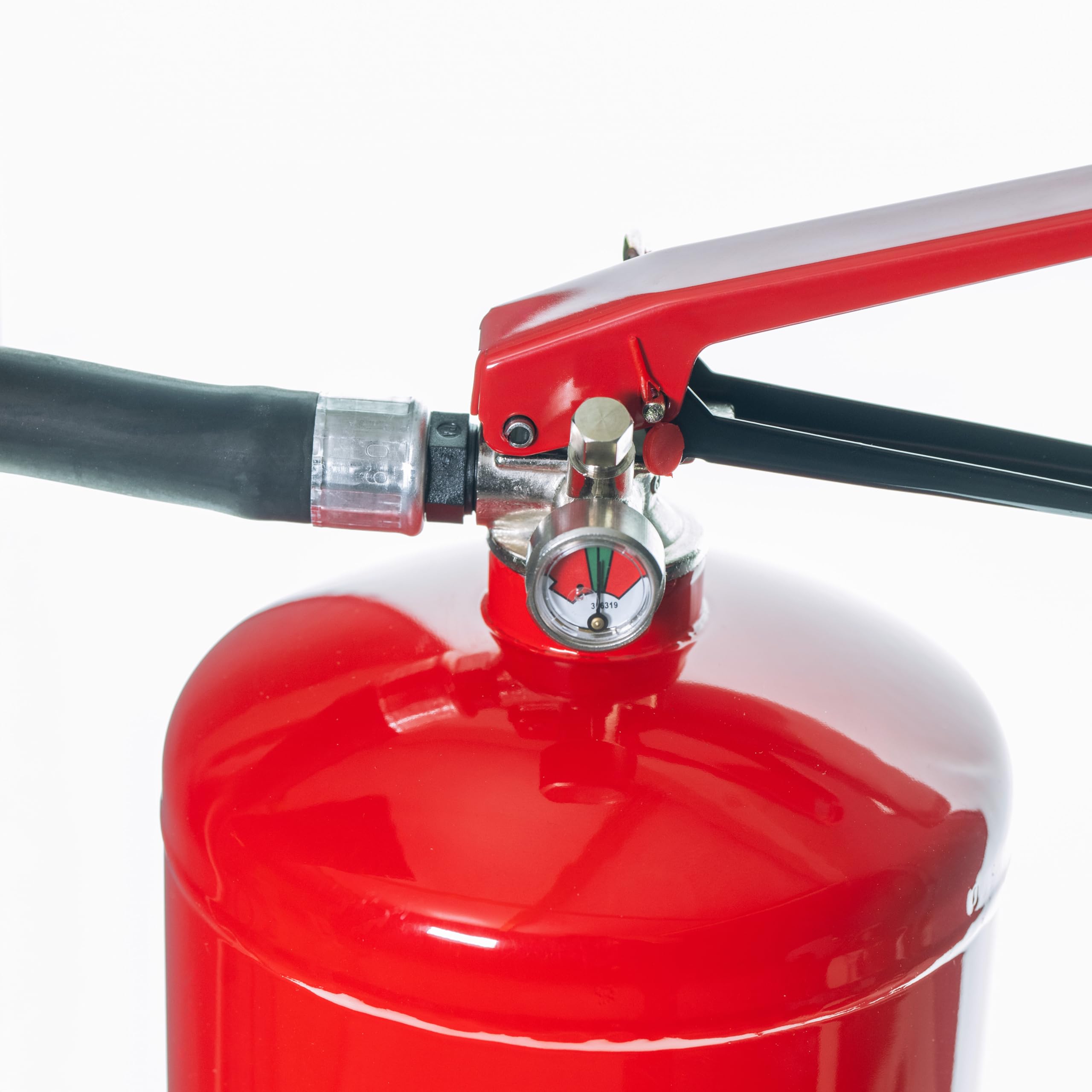 Protex – Schaum-Feuerlöscher SD6 E – 6 Liter – fluorfrei – für die Brandklassen A und B – nach DIN EN 3 – 11 kg – mit praktischer Halterung – mit Prüfplakette – Made in EU