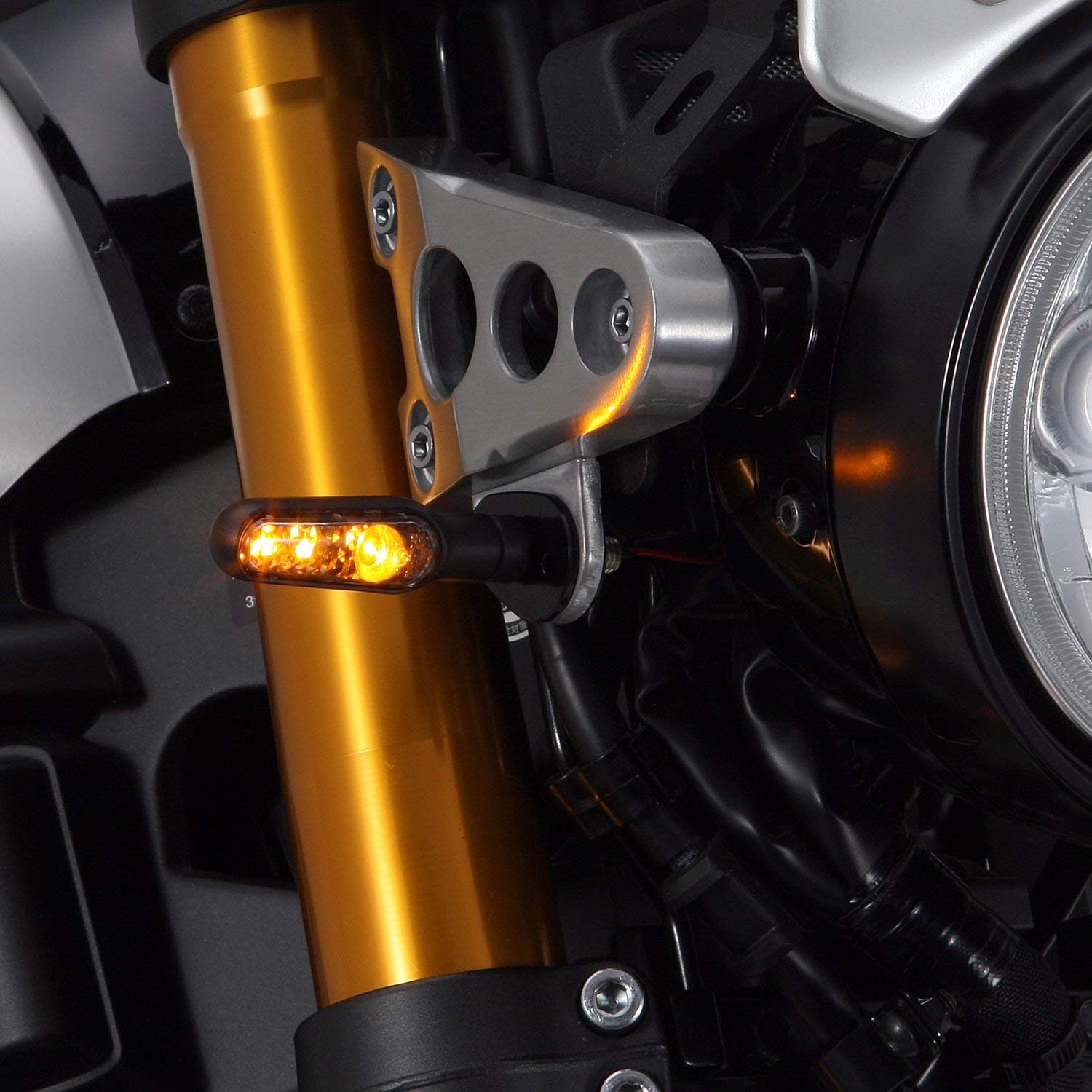 DAYTONA cp.Intermitentes de dirección aluminio LED "D-LIGHT" cuerpo negro, lente ahumada, homologados