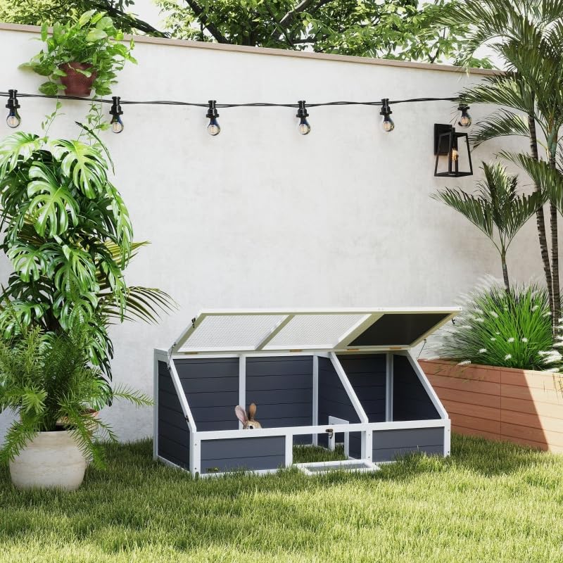 Design senza fondo per un contatto diretto con il terreno naturale (erba, terra o fango), ideale per il benessere fisico e comportamentale delle tartarughe da esterno.