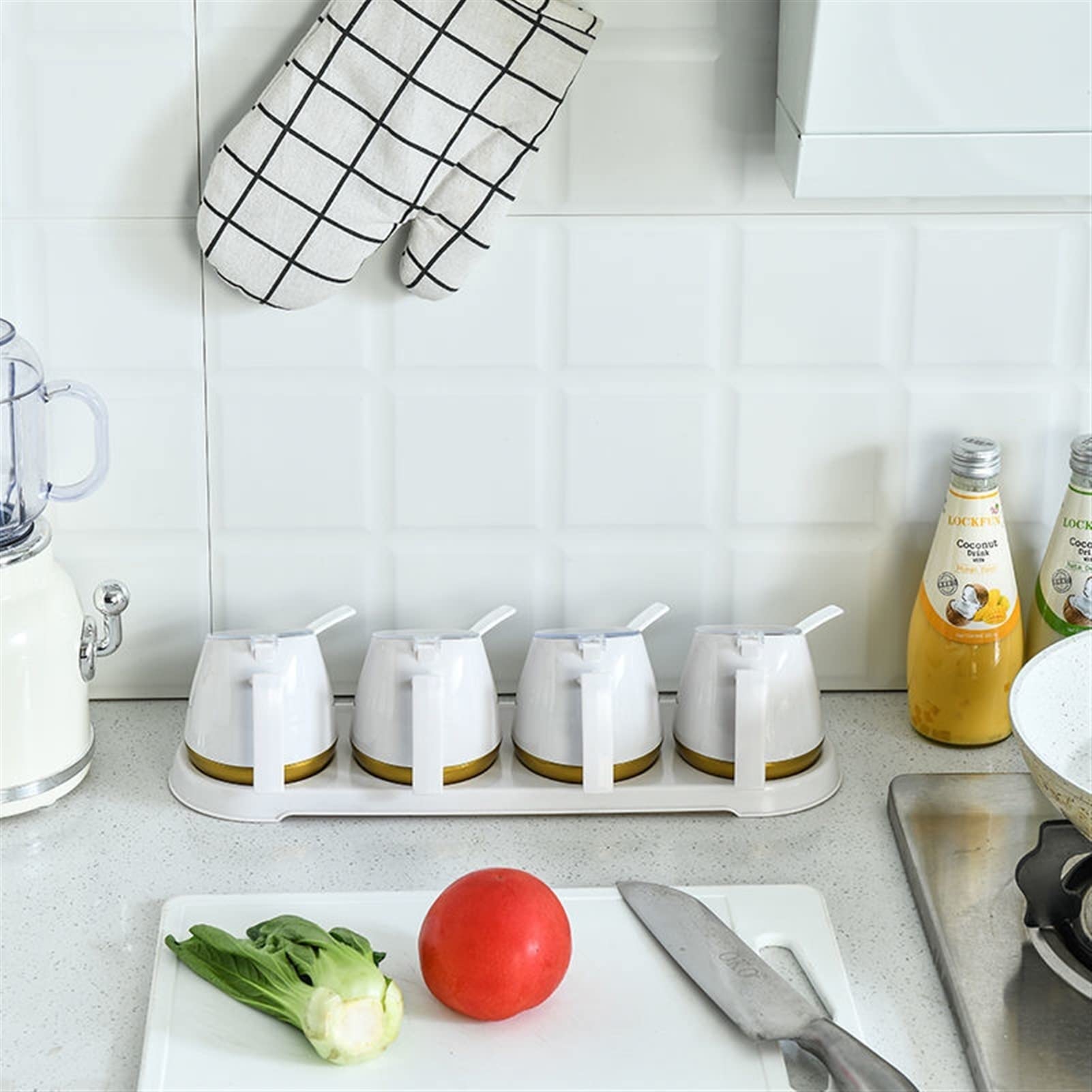 Boîte d'assaisonnement Étagères à épices Pot d'assaisonnement Salière Sauce soja Cruet Distributeur de condiments Étagère à épices Bouteille de condiments Ensemble de bidons d'assaisonnement Ensemble