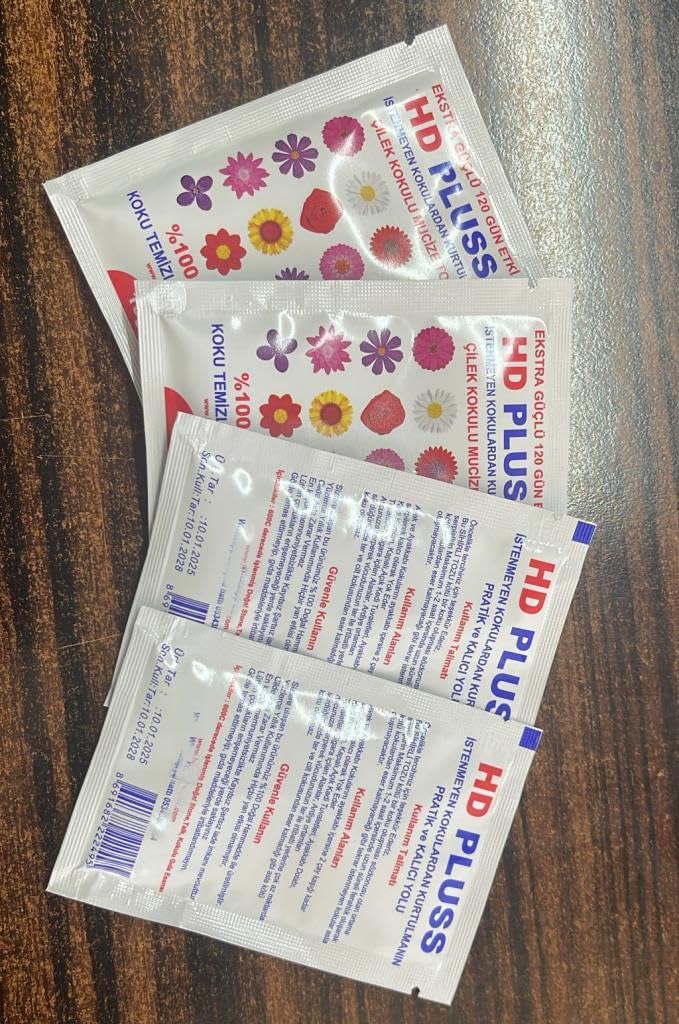 Kedi Kumu için Çilek Kokulu Koku Giderici Toz 60 g, 15x4 Poşet, 35 L Kum için