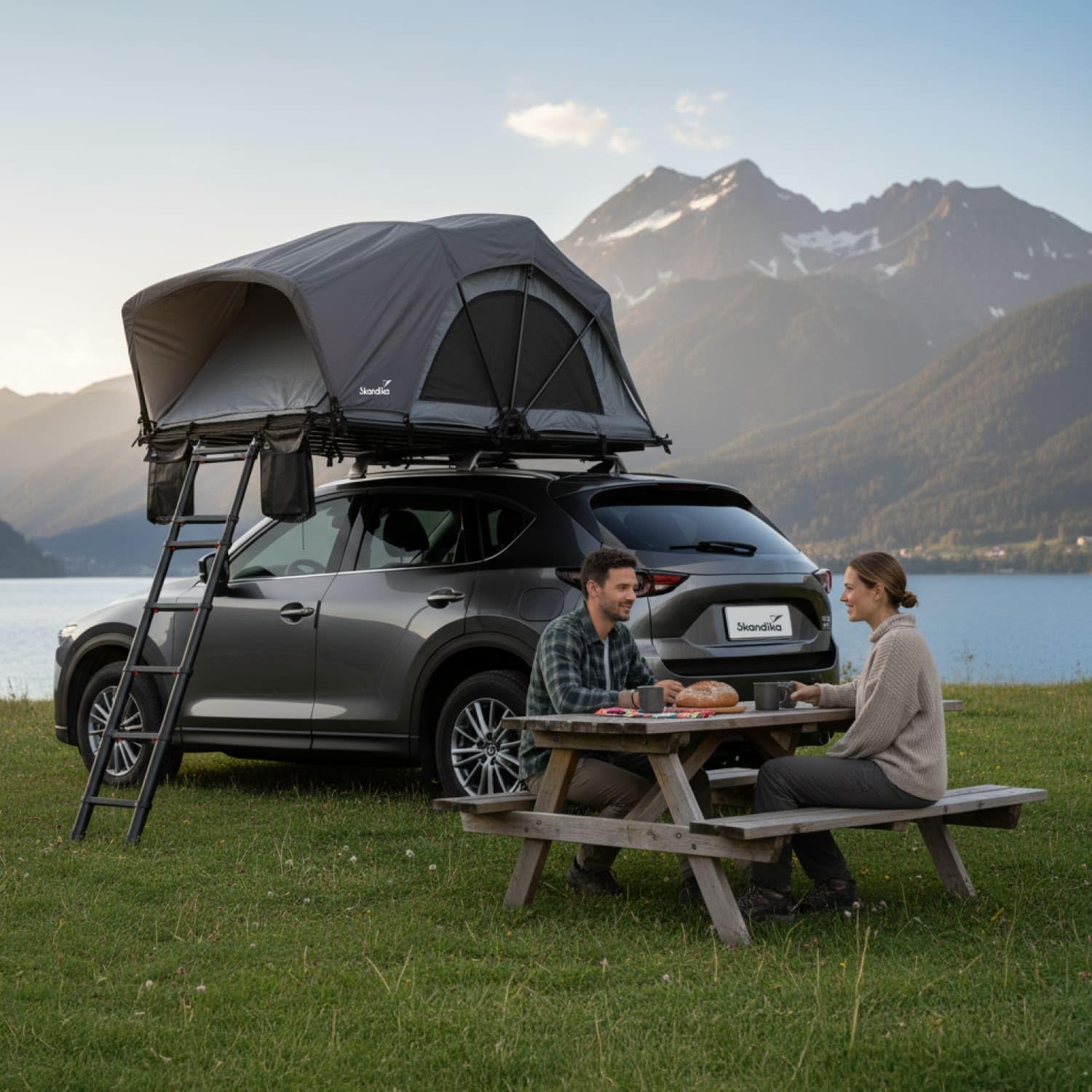 Skandika Dachzelt Skyland 2 Sleeper | Autodachzelt für 2 Personen, Autozelt mit Matratze, Schwarze Schlafkabine, feuerhemmend, wasserfest 6000 mm, mit Moskitonetz, UPF 50+ | Auto Zelt für PKW SUV Bus