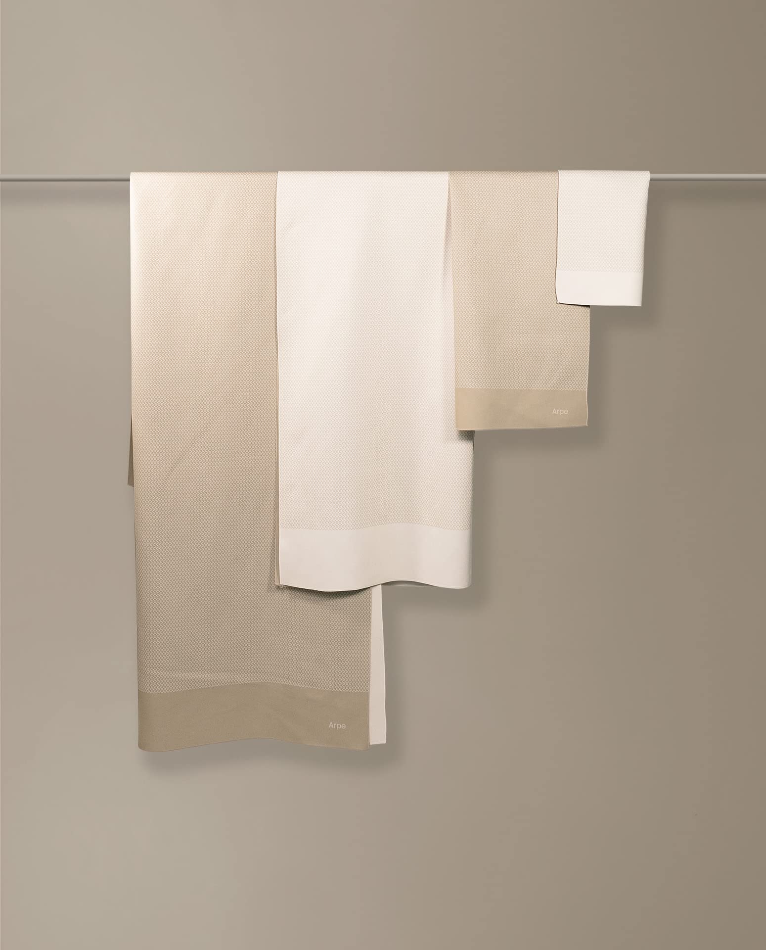 Arpe,Asciugamano in microfibra sostenibile e artigianale,Asciugamano sportivo per spiaggia, piscina o palestra,Asciugamano da bagno,ad asciugatura rapida,Eco Friendly,Sand Cream (75x115)