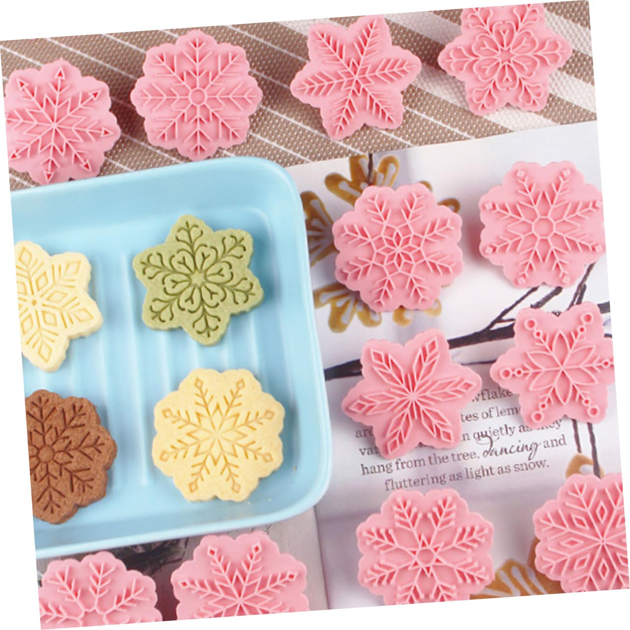 Cabilock 4 Set Stampino Fiocco di Neve Accessori Cucina Natalizi Stampini Biscotti Natale Biscotto di Natale Premere Digitare Cookie Stampa Stampo da Muffa Dolce Pp 18 Pezzi * 4