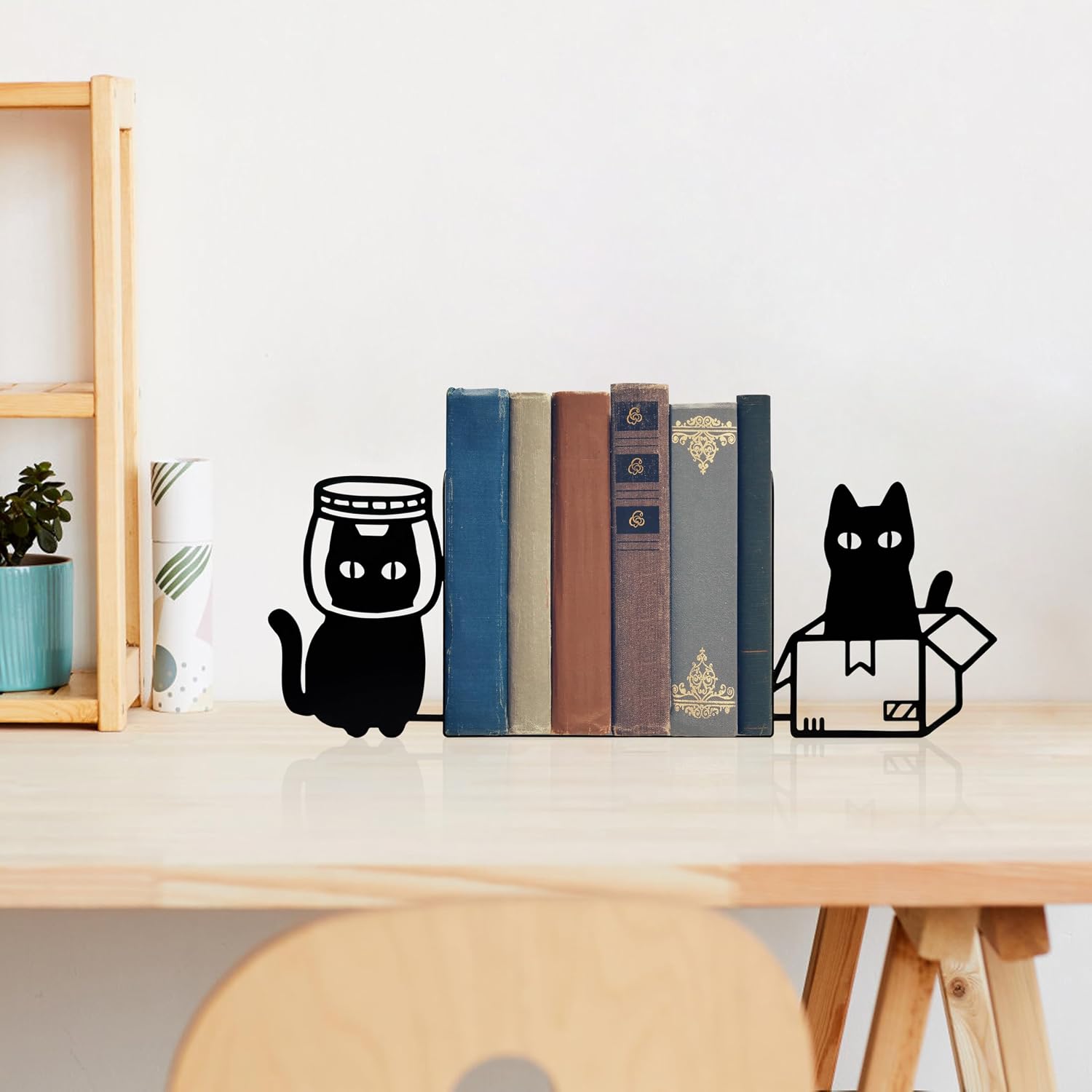 Cat Bookends Decorative Metal Book Ends Cute Funny Bookends for Shelves, Black Cat Book Ends for Books, Fun Book end Home Decor for Bedroom Office Desk, Gifts for Cat Lovers