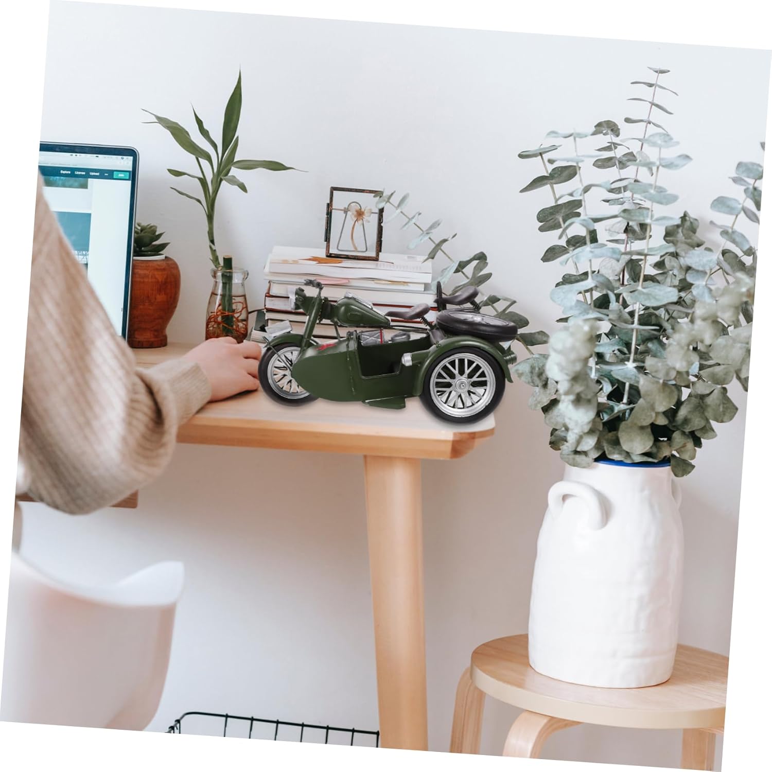 Vintage Iron Tricycle Model Antique Classic Motorcycle Sculpture for Home and Office Decor Retro Handmade Design Green Unique Artware Collectors