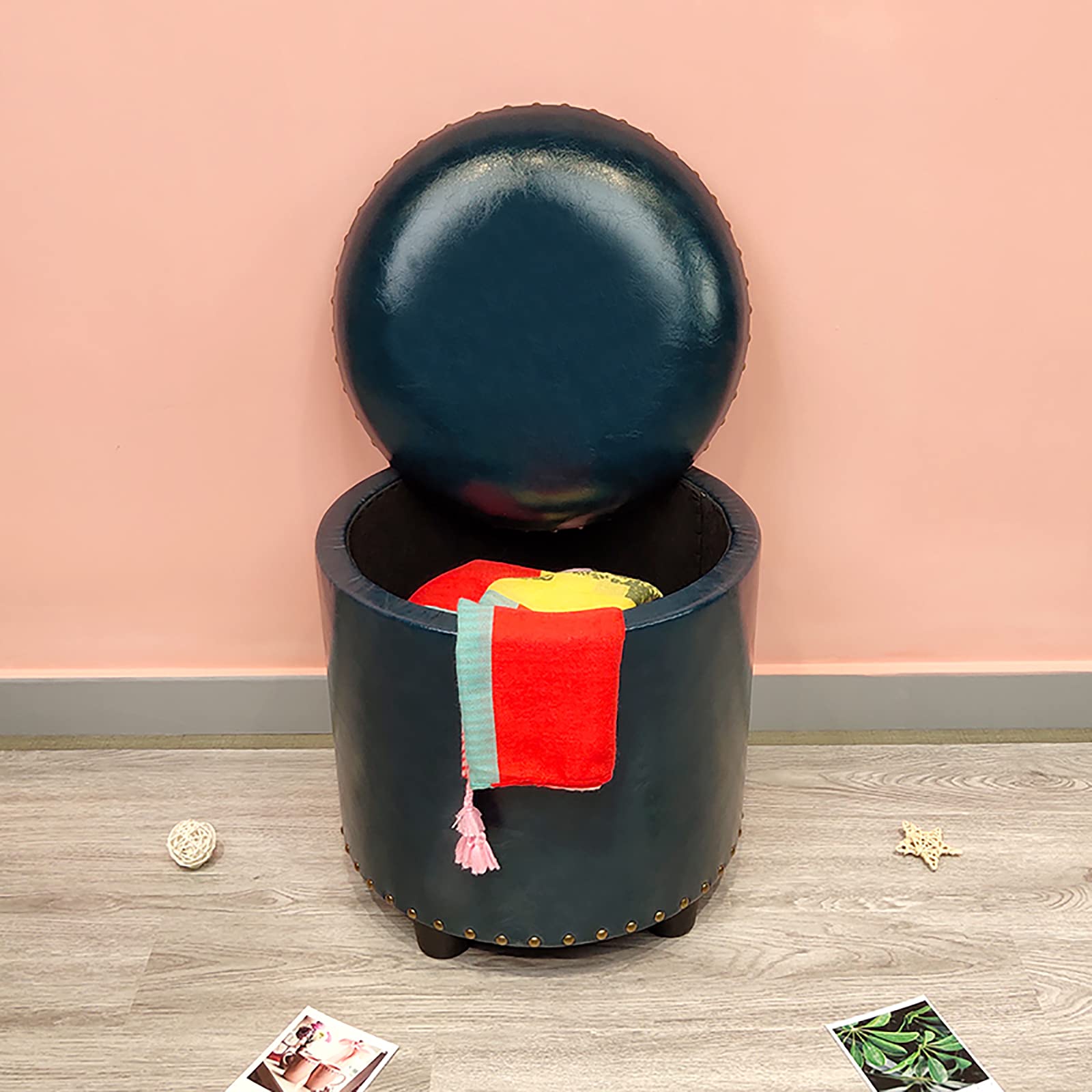 Pouf de rangement rond pour optimiser l'espace et ranger le salon