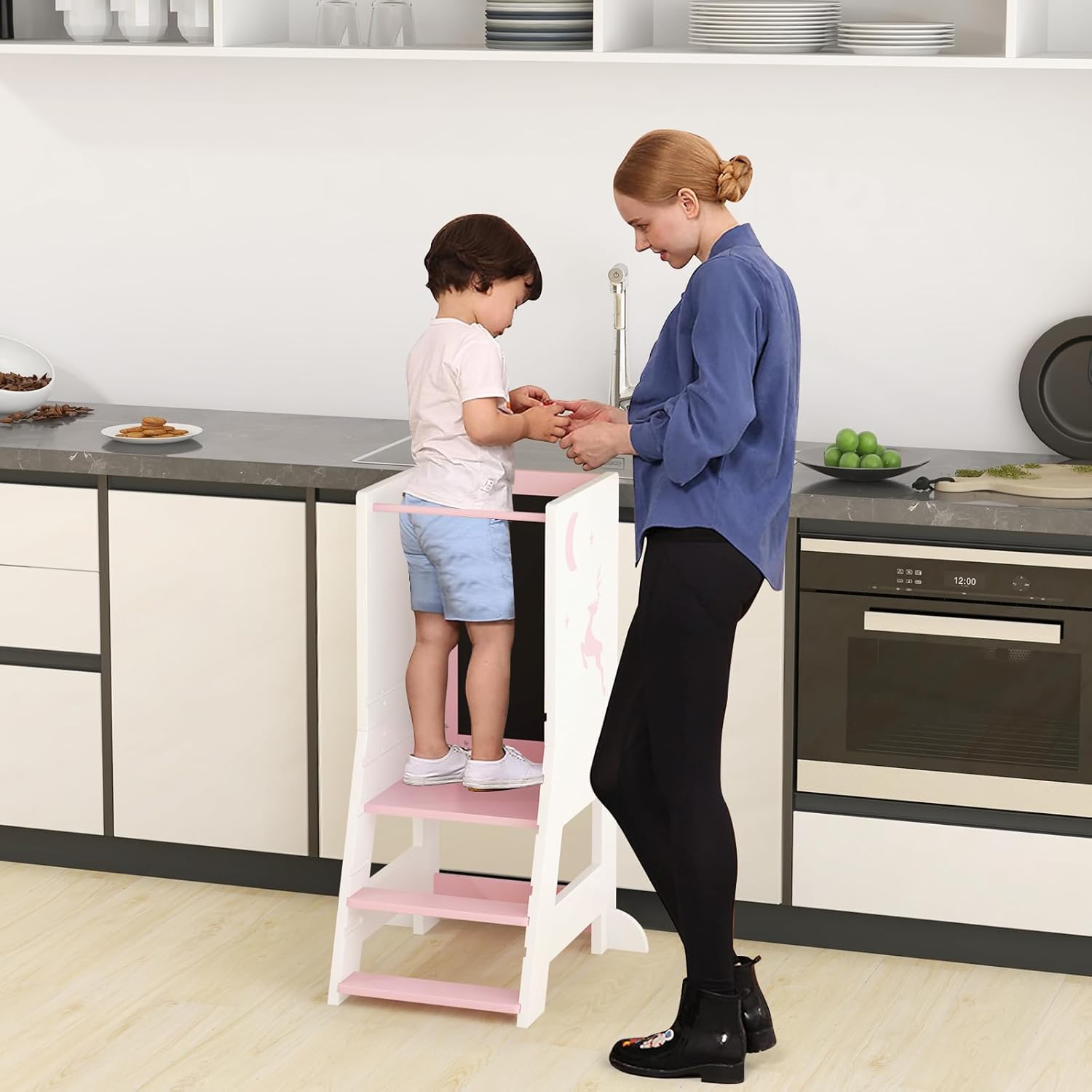 COSTWAY Wieża edukacyjna dla dzieci, 2 w 1, taboret do stąpania montessori z 3 regulowanymi wysokościami i dwustronną tablicą, stołek z 3 bolcami, pomocnik kuchenny dla dzieci od 1 lat, obciążenie 70