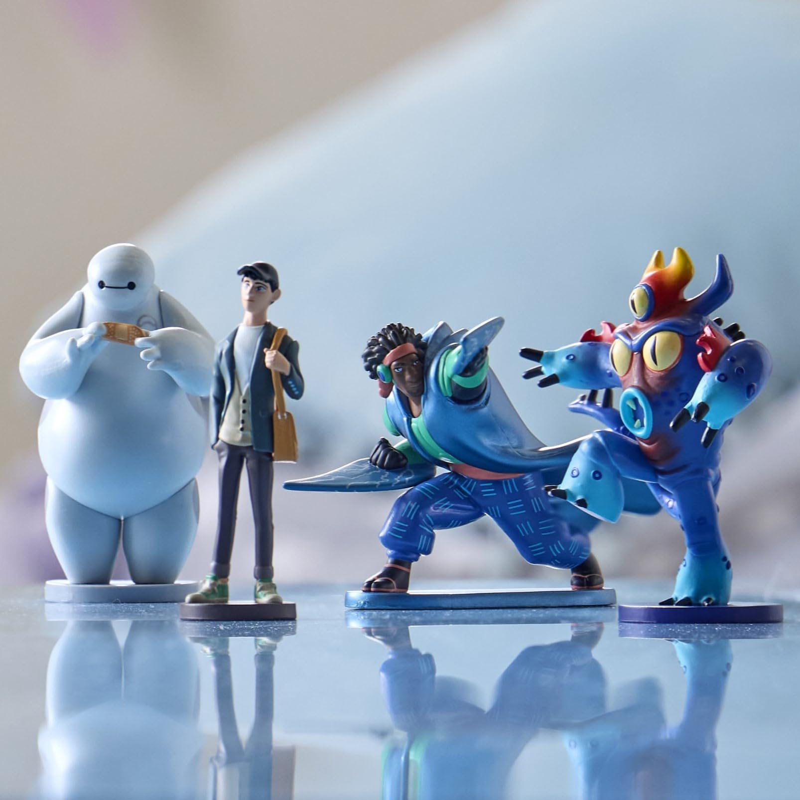 Disney Store Official Big Hero 6 Figure Set, 8 Toys including Hiro, Baymax, Go Go, Honey Lemon, Wasabi, Fred, Tadashi - Image 4