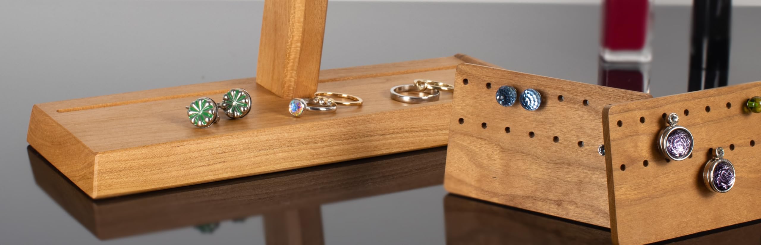 Wood and Steel Design - Schmuckhalter für Ketten, Ringe, Ohrringe, Ketten, Halsketten und Armbänder, 4 Ebenen, Kirschbaum Massivholz/Edelstahl