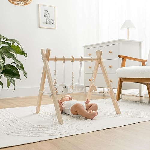 Miniatura 2 de Comfy Cubs Gimnasio de madera para bebés, acabado natural, madera de pino con 5 juguetes sensoriales colgantes, fácil montaje sin herramientas,