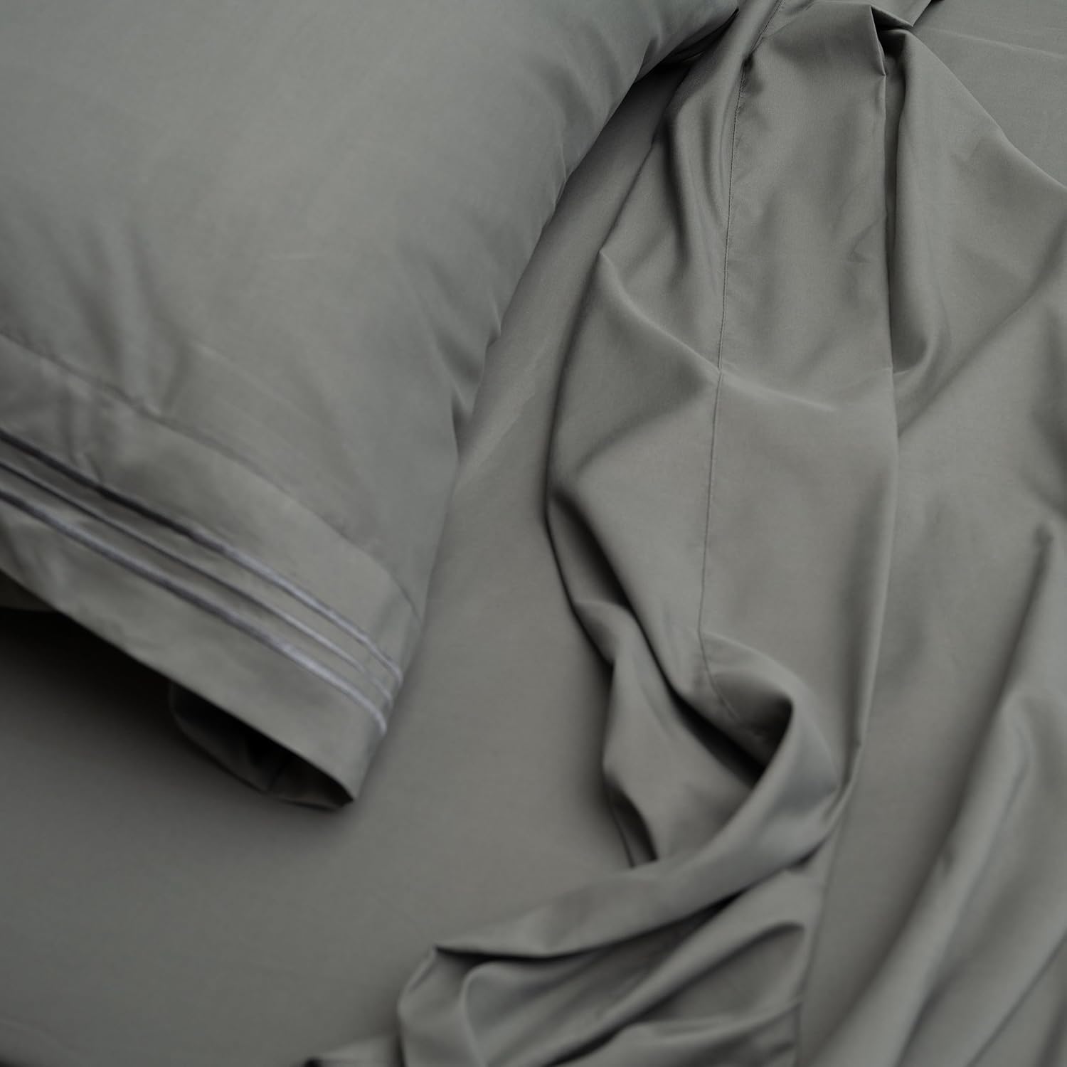 Stych & Loom Queen Sheet Set – 4-Piece Soft Microfiber Sheets Set with Flat & Fitted Sheets and 2 Pillowcases – Deep Pockets, Wrinkle Resistant, and Oeko-TEX Certified (Gray, Queen)