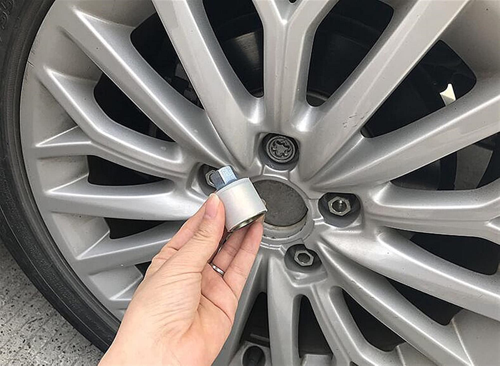 1pcs Nonname_Null / Fit pour Audi A1 A5 A3 A4L A6L A7 Q3 Q5 A8 TT R8 Tire Vis Anti-vol De Désassemblage Outil De Clou Durable et économique (Color Name : F)