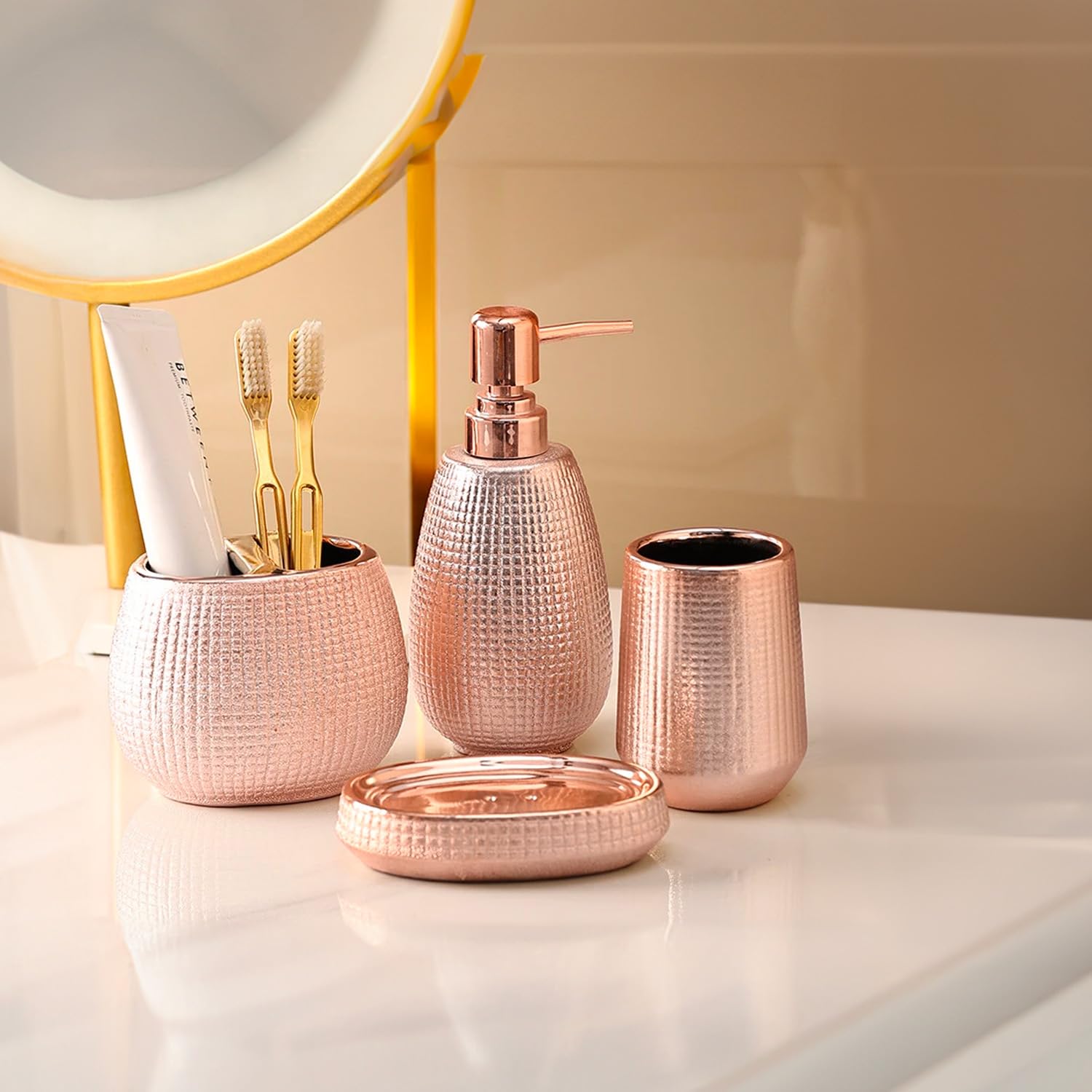 Avilia Kit Accessori da Bagno in Ceramica Oro Rosato - Set Toilet 4 Pezzi, con Dispenser Glitterato, Portaspazzolino, Portasapone, Portascopino