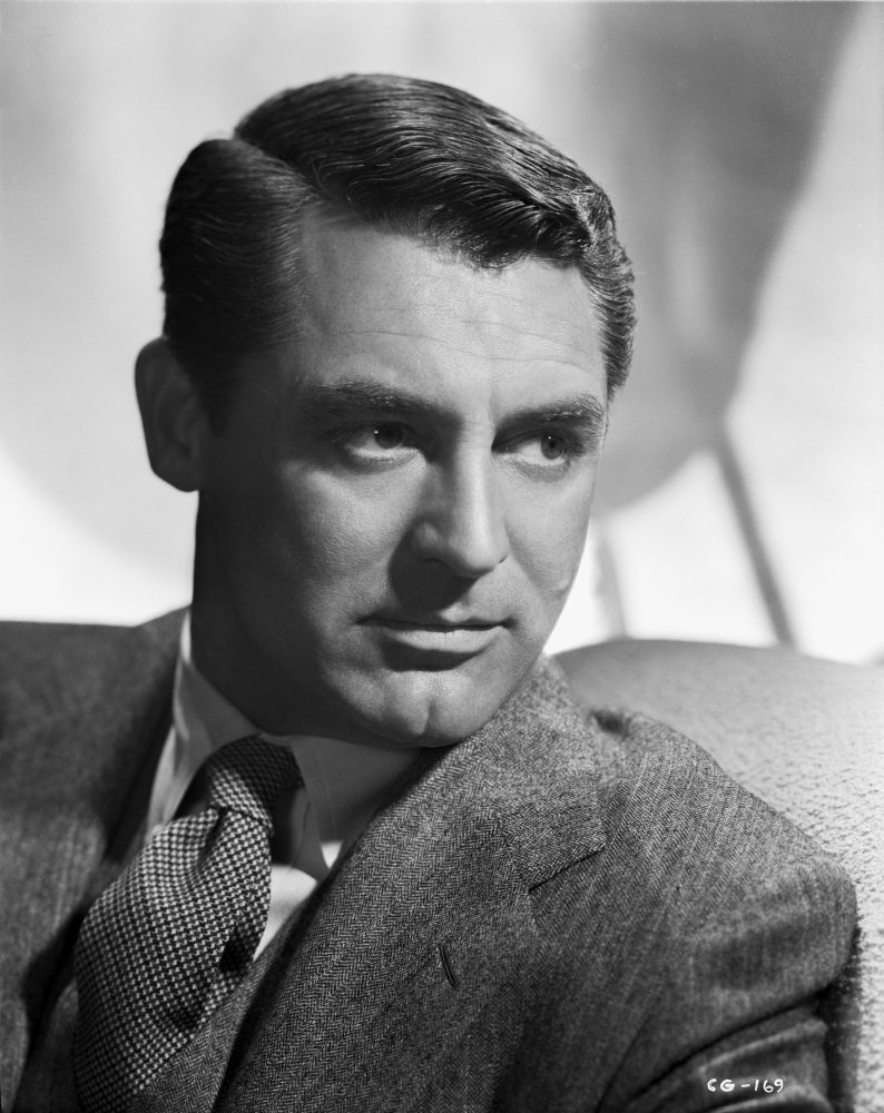 Cary Grant in a Suit and Printed Tie Photo Print (8 x 10)