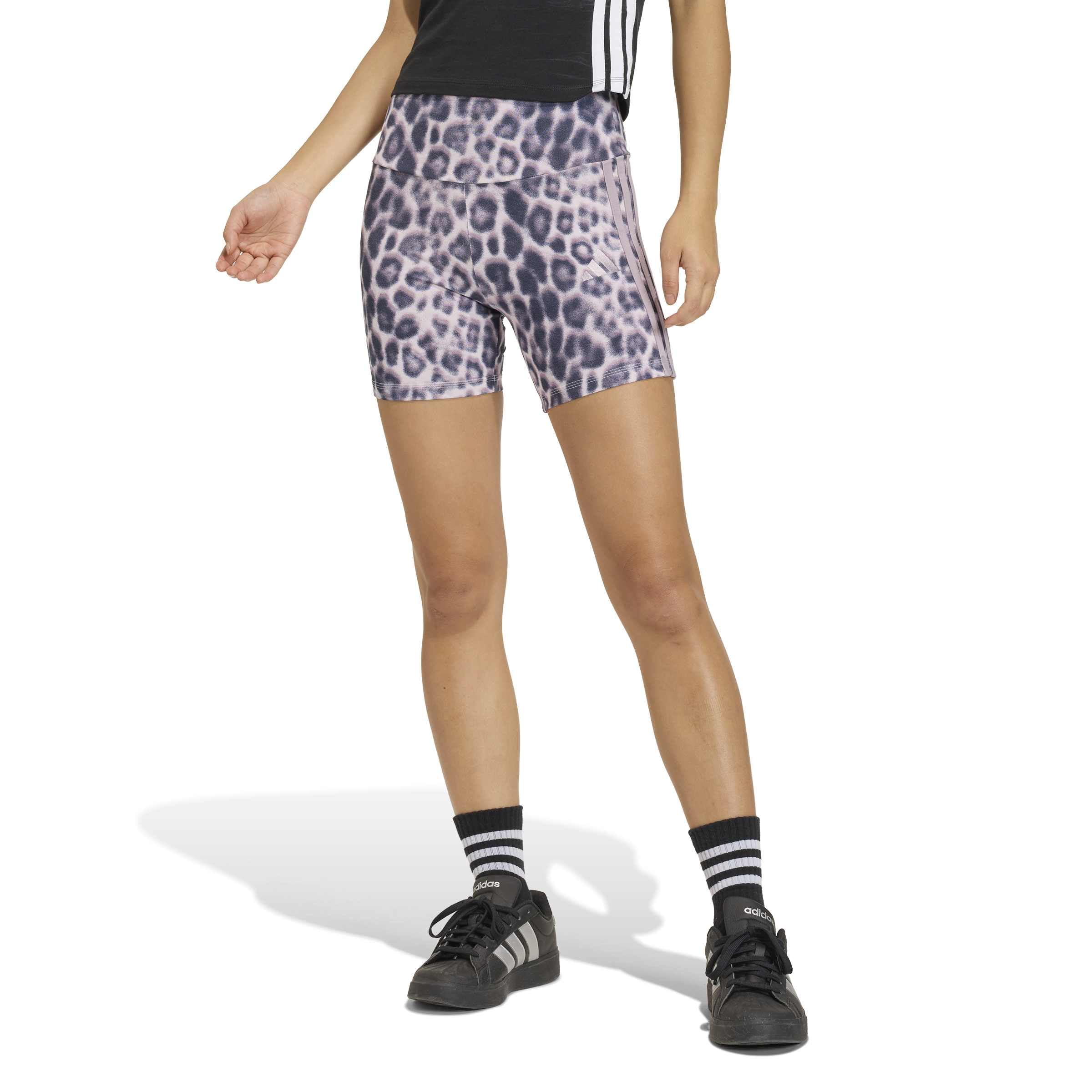 adidas Women's Seasonal Essentials Biker Shorts mit Leopardenprint und 3-Streifen
