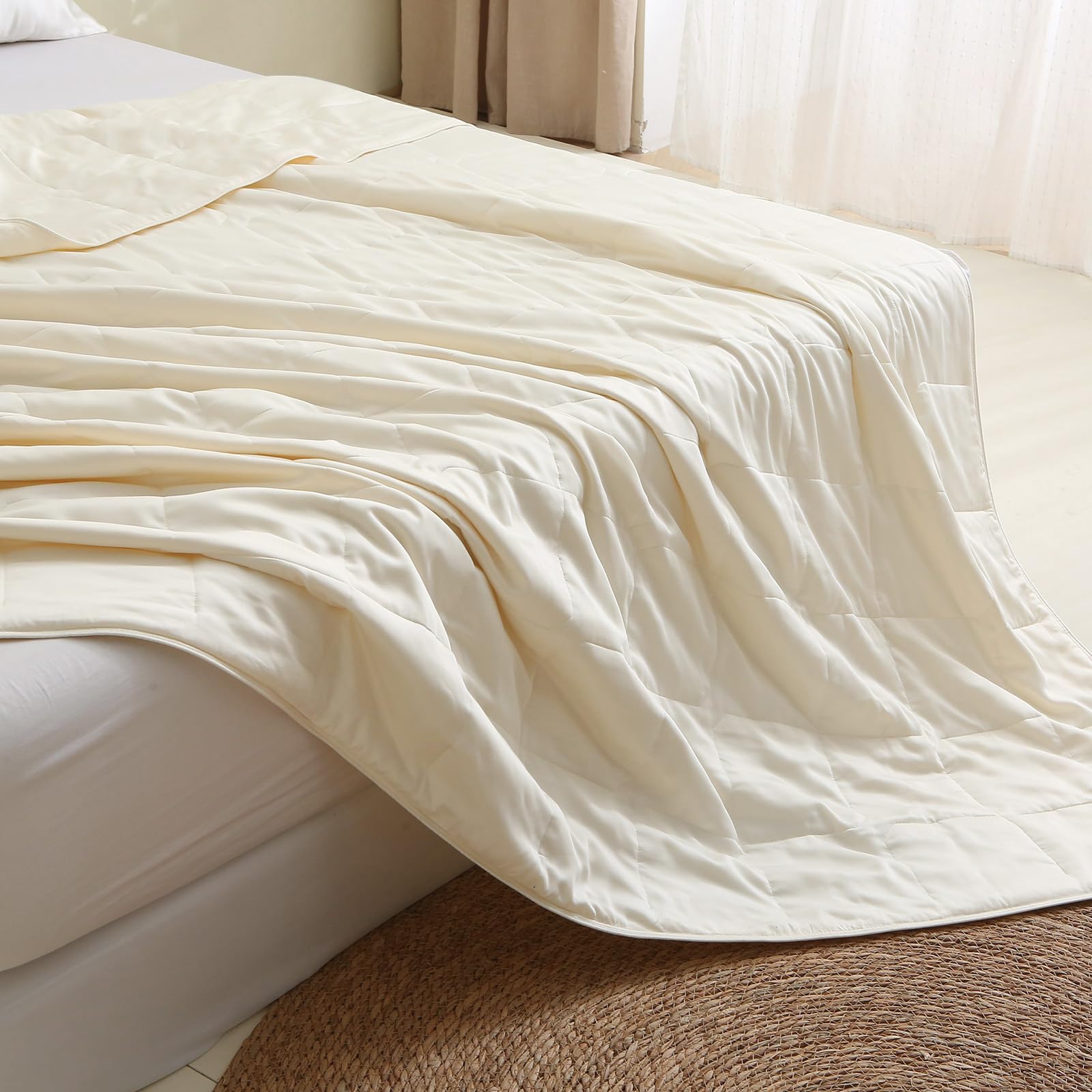 EP Mode Lightweight Quilt Blanket