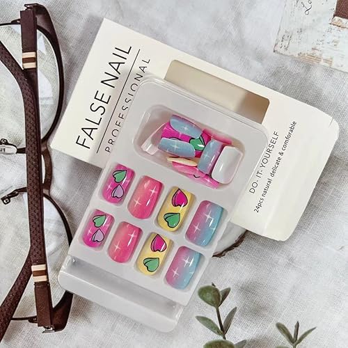 Miniatura 4 de 24 uñas postizas cortas para el día de San Valentín con diseños lindas uñas de corazón a presión brillantes de cobertura completa uñas acrílicas de