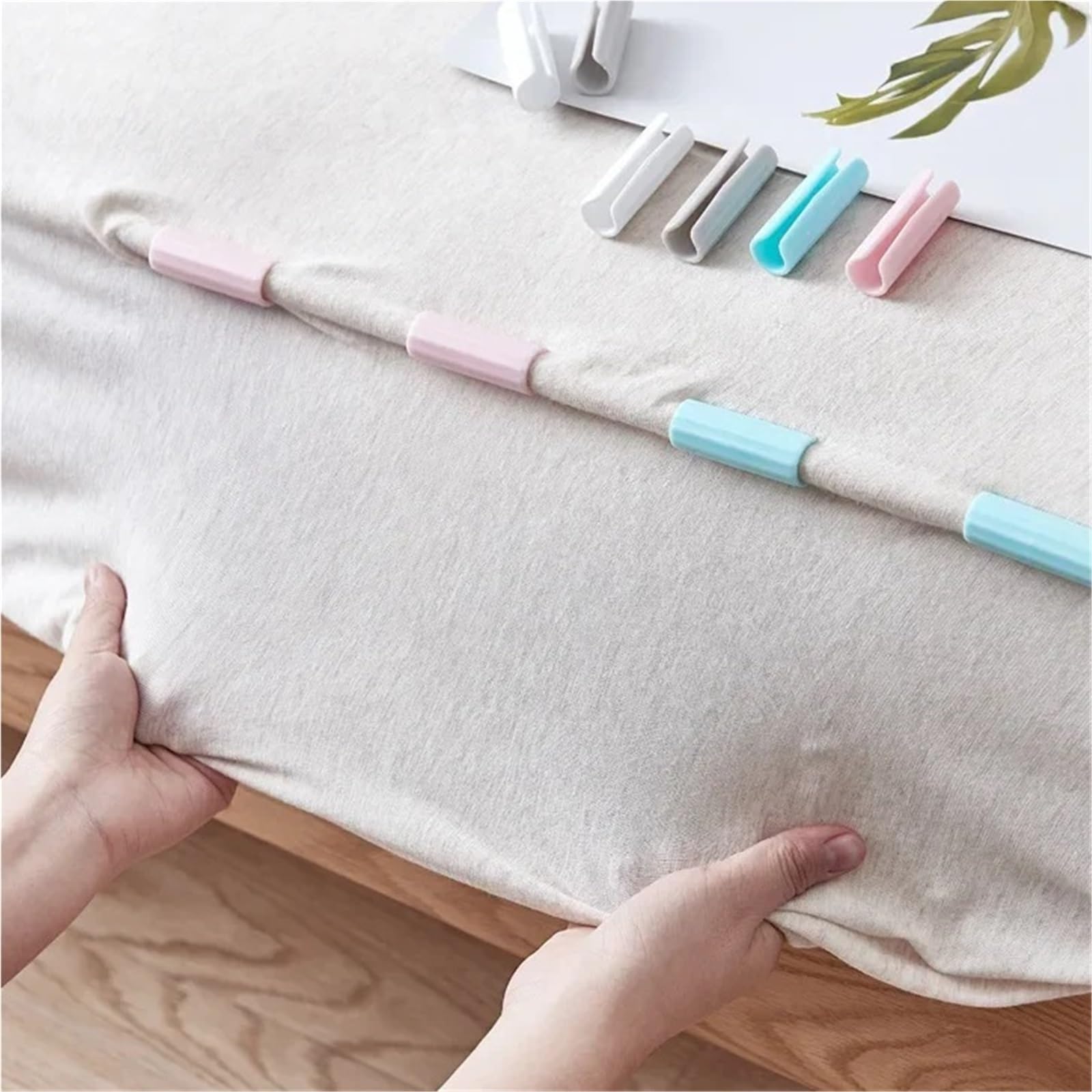 Bettdeckenhalter 12PCS Bettlaken Clips Kunststoff rutschfeste Klemme Quilt Bettdecke Greifer Befestigungen Matratze Halter for Blätter Hause Bettdecken Clips(Pink 12PCS)