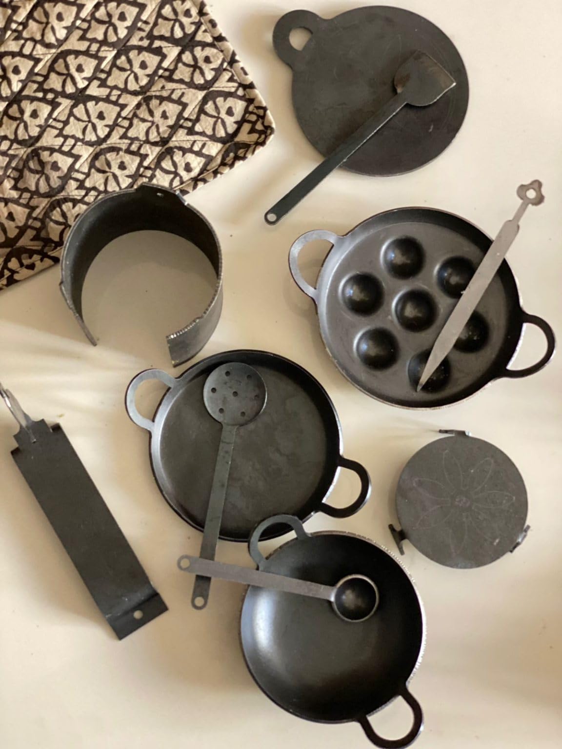 kids Favourite Iron Miniature Kitchen Set Real Cooking(Set of 12) Piece Black Colour Iron (B0CYCNMF87) Amazon Price History, Amazon Price Tracker
