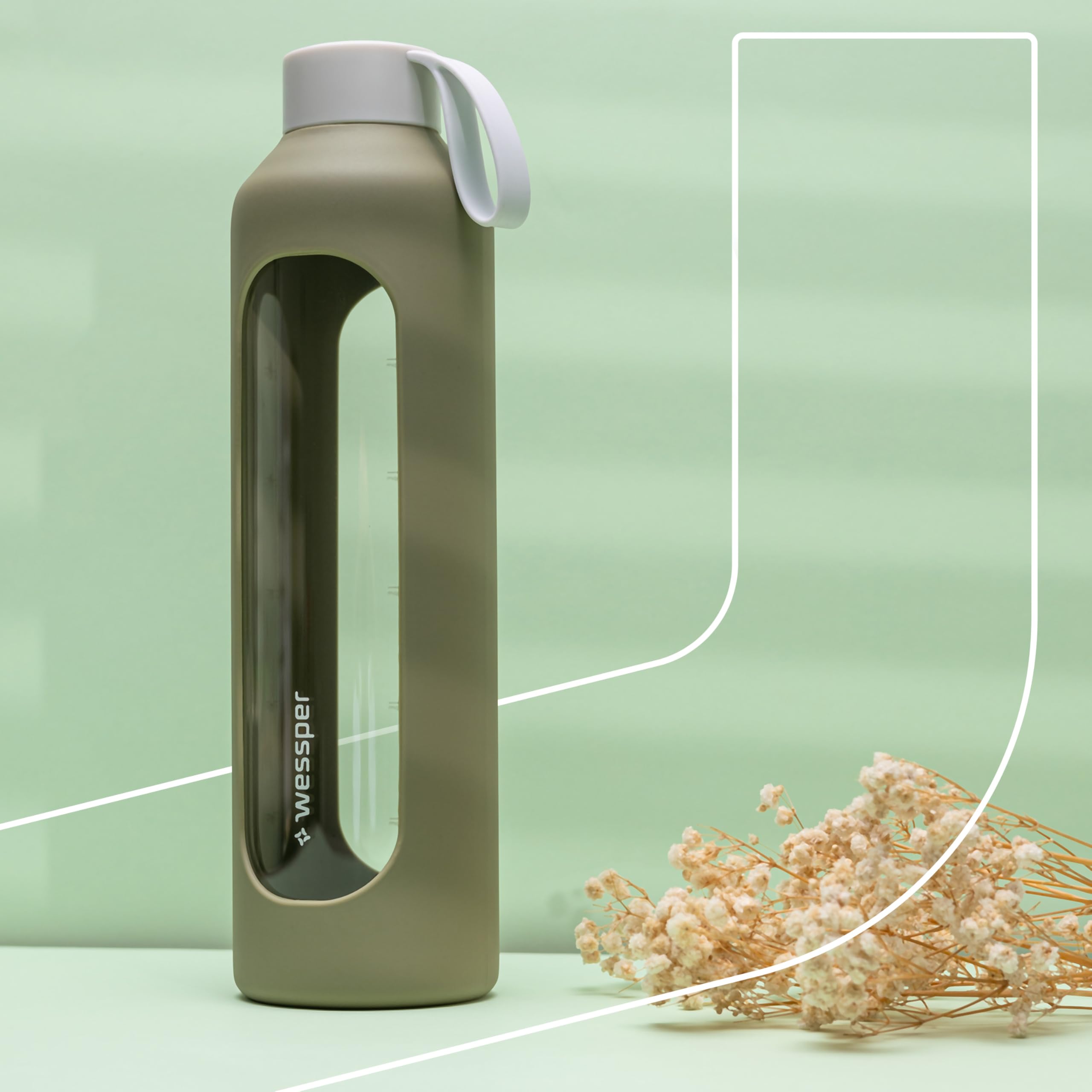 Wessper Botella de Agua Cristal, Botella 1 Litro Motivadora con Escala de Hidratación, Botellas de Vidrio Borosilicato con Funda de Silicona, Material Seguro sin BPA – Oliva
