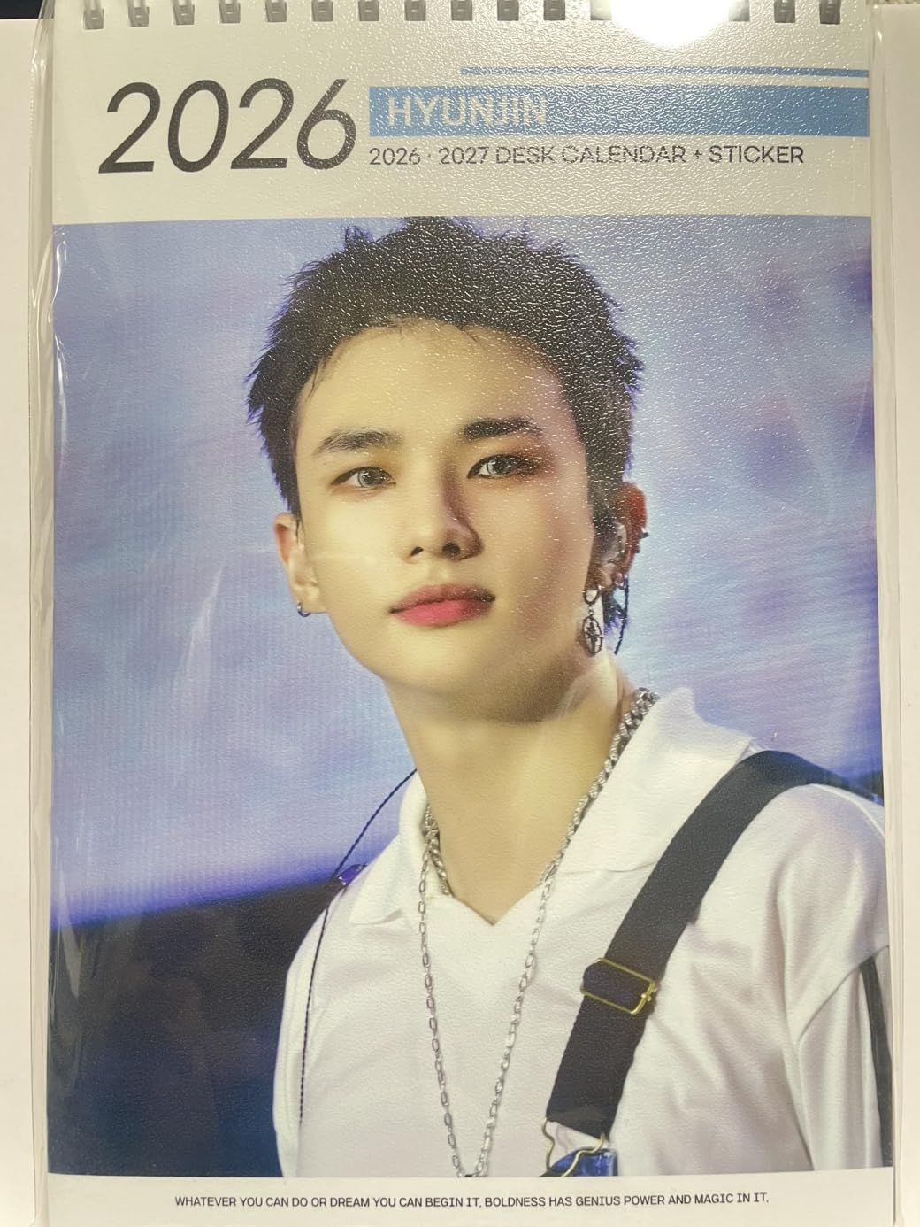 ヒョンジン グッズ 2026年-2027年 2年分 卓上カレンダー めくり 写真 フォト トレカ (HYUNJIN) [並行輸入品]