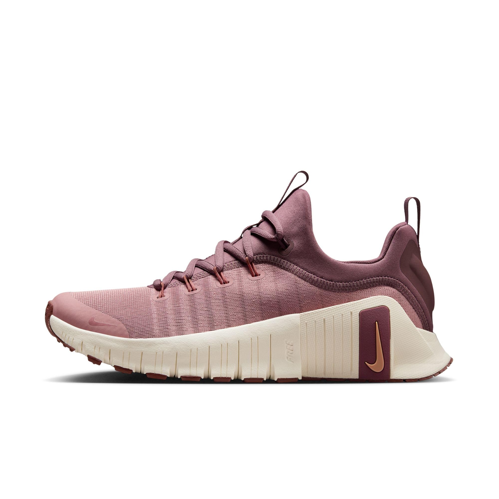 Nike Women's Free Metcon 6 Workout Shoes, Particle Pink/MTLC Rose Gold/P, 8.5