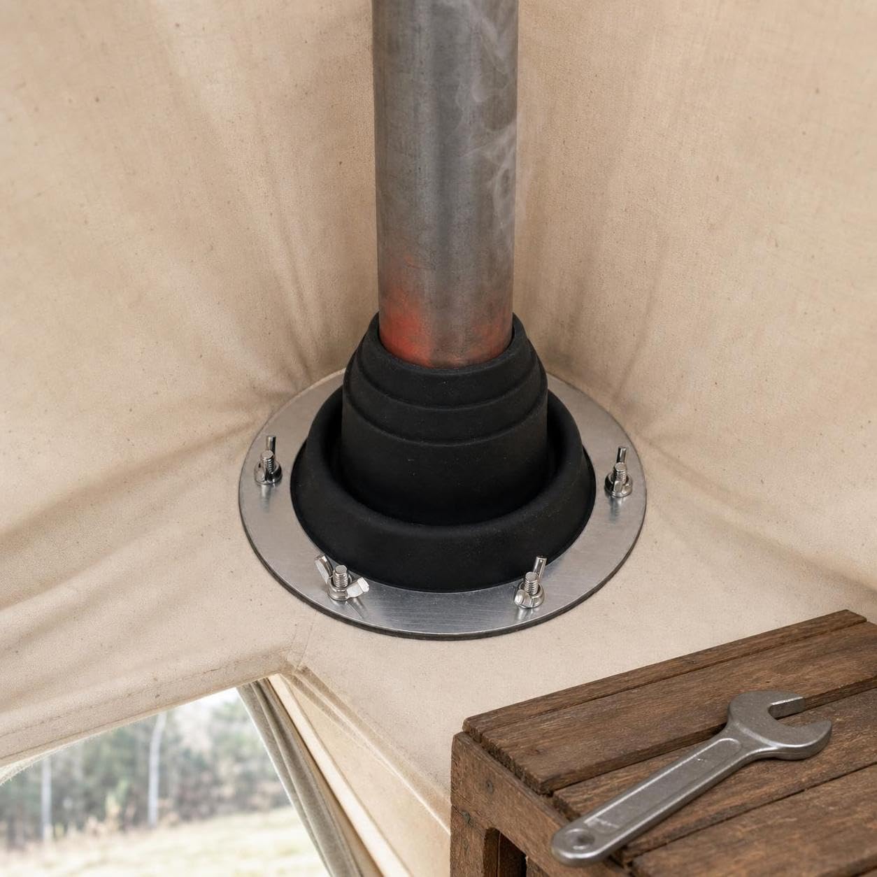 Protector para Chimenea Camping con Brida Metálica Redonda Aislante l Conducto Estufa Resistente al Ligero Acuado para Carpas Campaña y Uso Exterior, Negro, con Llave